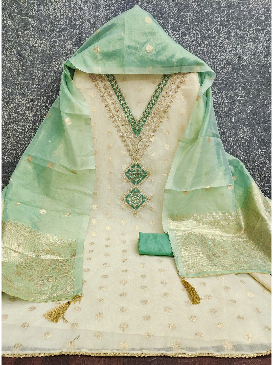 Peachmode Green Butti Weaving Shimmer Unstitched Dress Material With V-Neck Thread And Cording Embroidery - Image 3