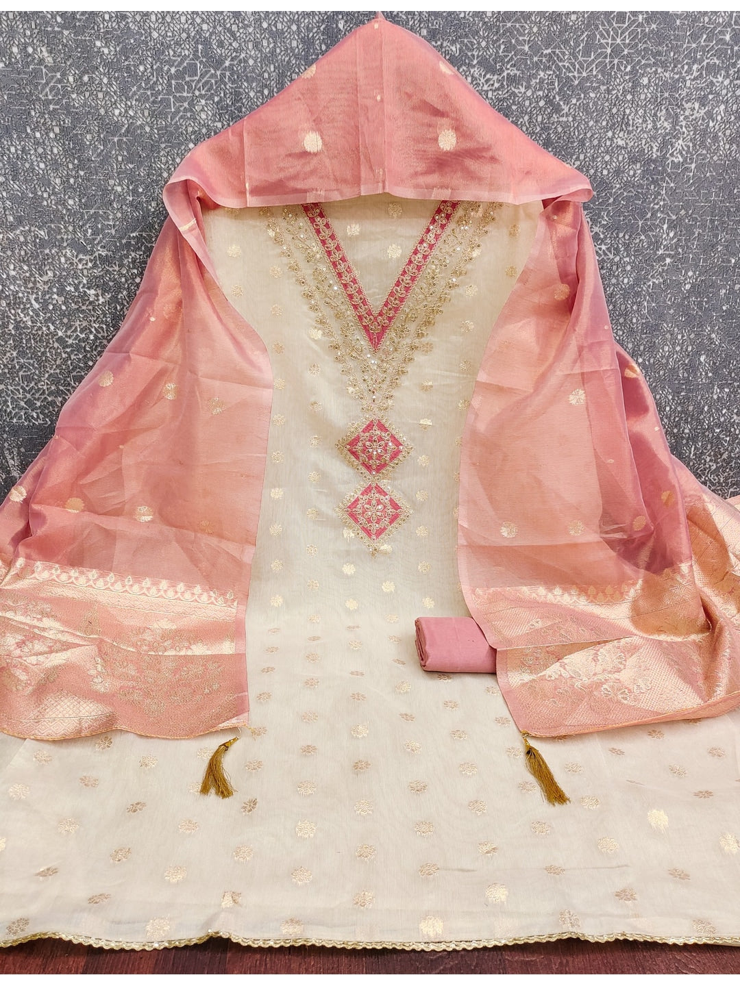 Peachmode Pink Butti Weaving Shimmer Unstitched Dress Material With V-Neck Thread And Cording Embroidery - Image 5