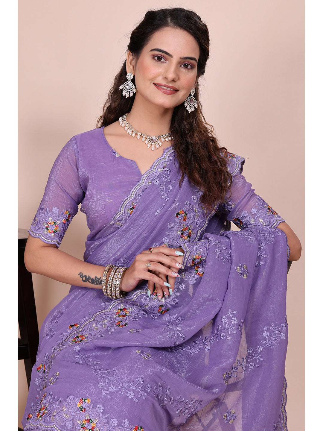 Peachmode Lavender Embroidered Crunchy Chiffon Saree - Image 3