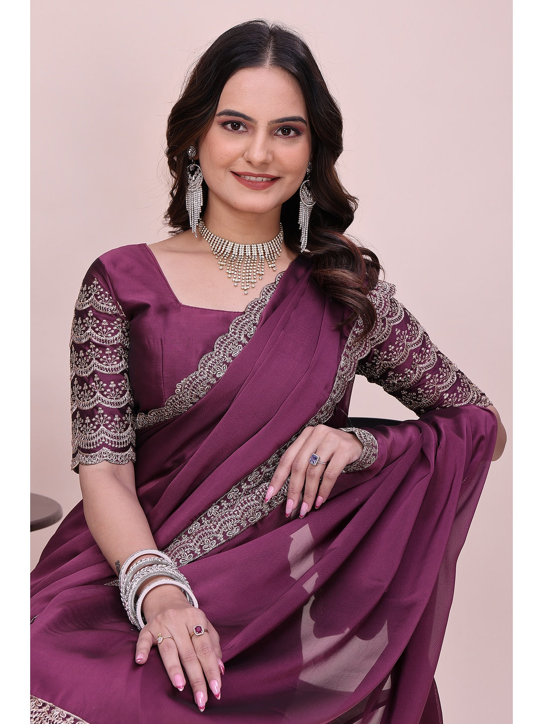 Peachmode Wine Embroidered Border Rangoli Silk Saree - Image 3