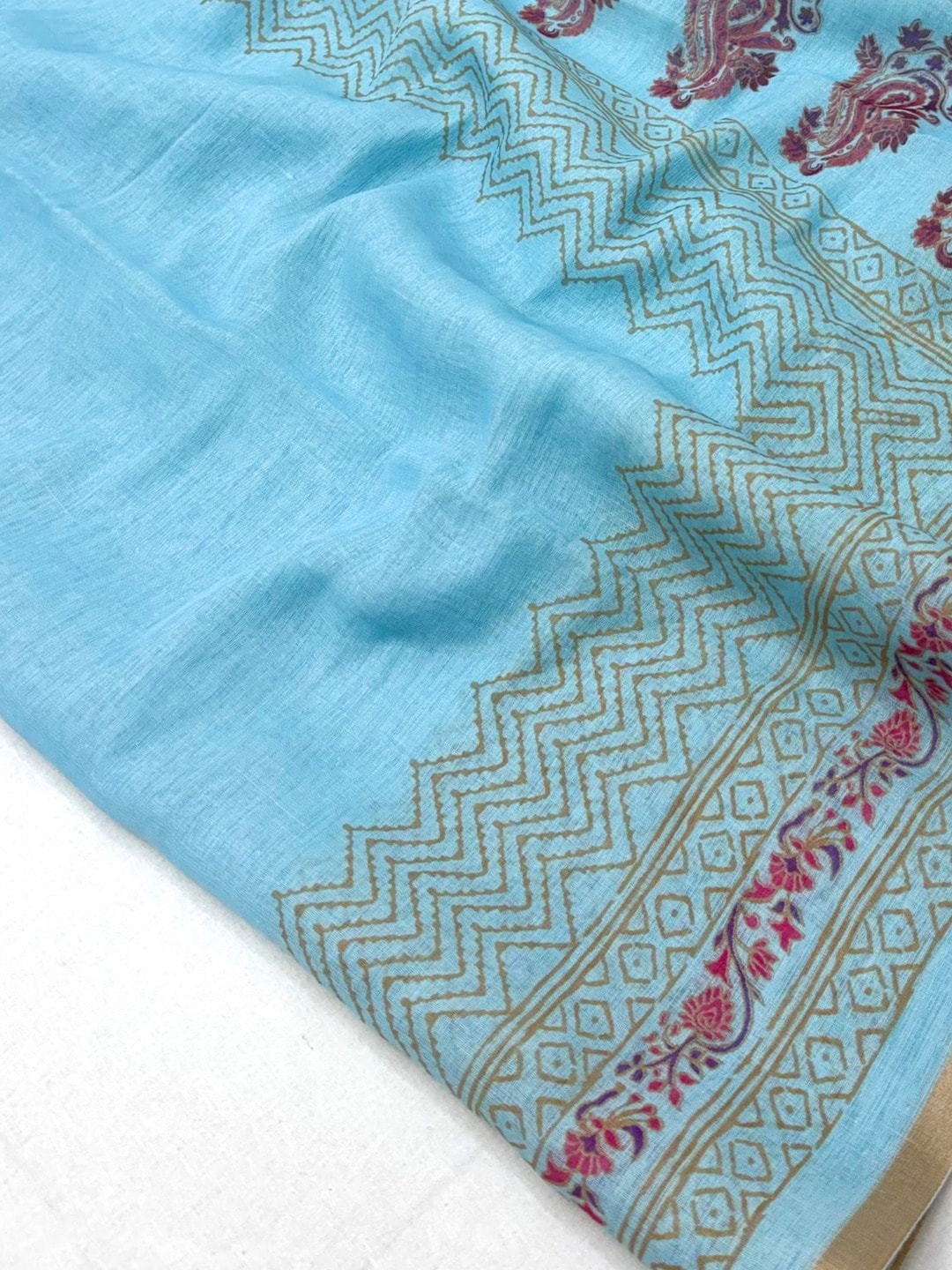 Peachmode Blue Printed Linen Saree With Zari Border - Image 4