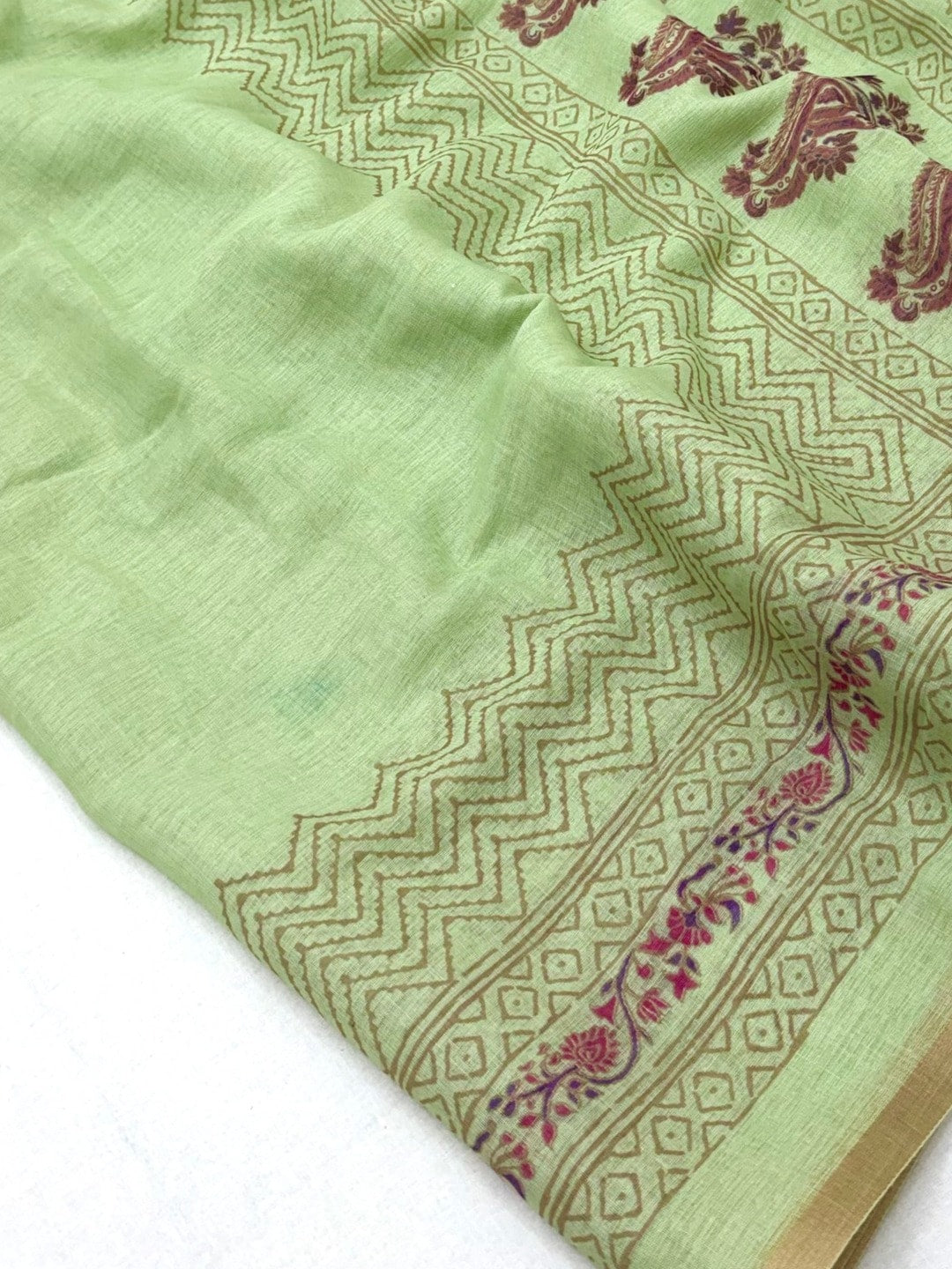 Peachmode Light Green Printed Linen Saree With Zari Border - Image 4