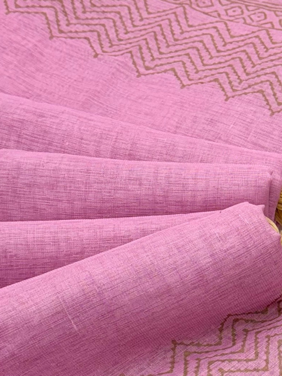 Peachmode Pink Printed Linen Saree With Zari Border - Image 5