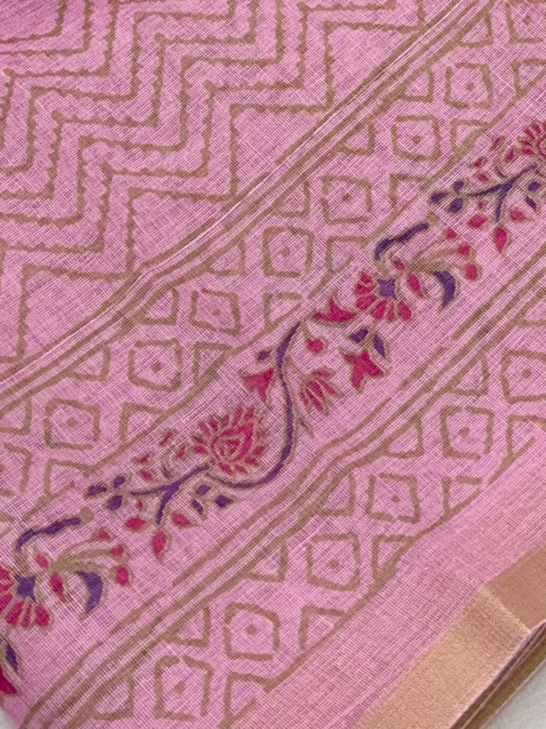 Peachmode Pink Printed Linen Saree With Zari Border - Image 6