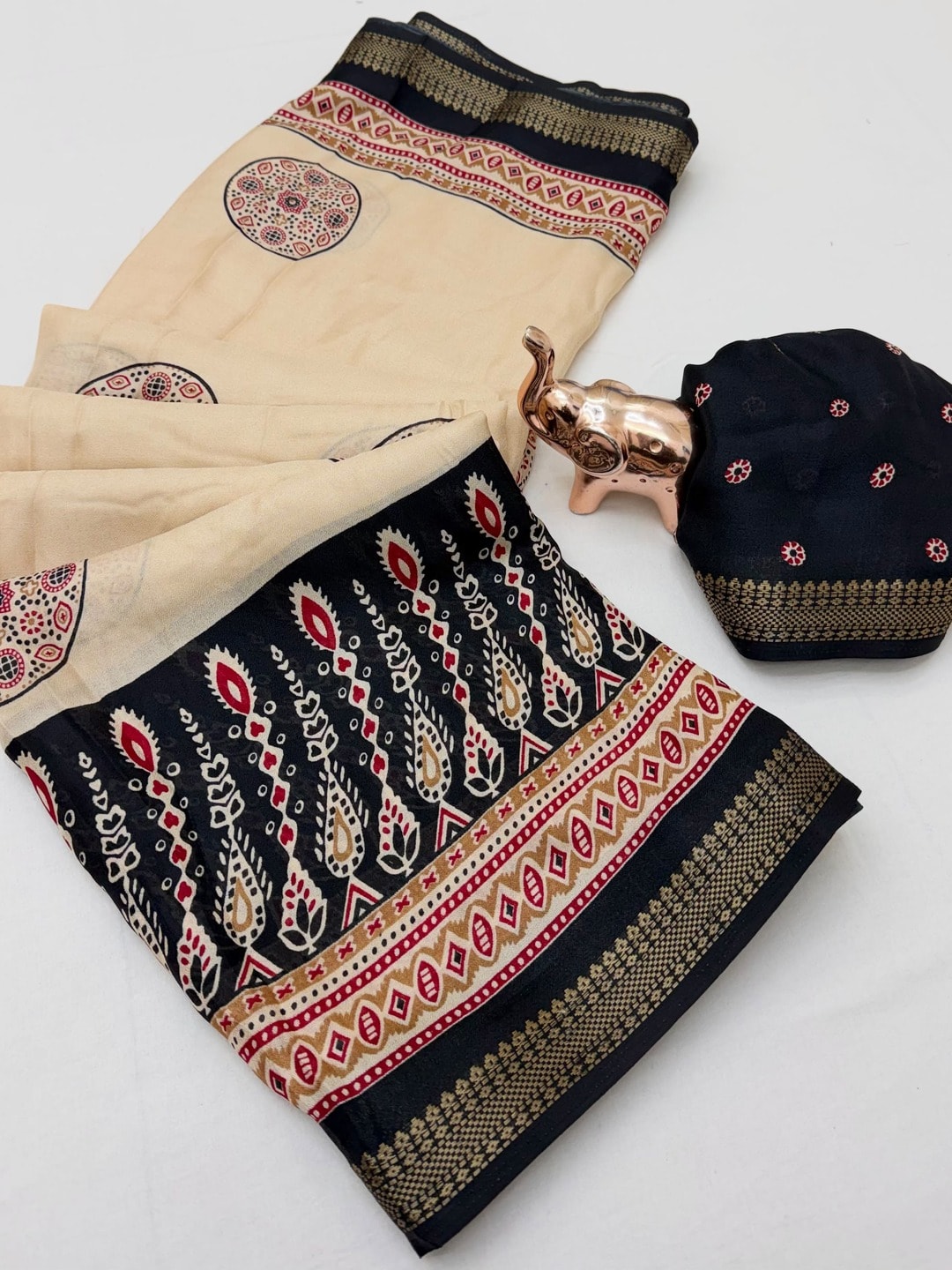 Peachmode Black Marshmallow Saree With Kalamkari Print And Woven Jacquard Border - Image 4
