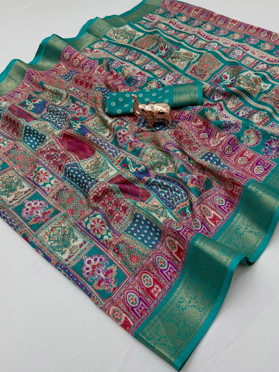 Peachmode Teal Benny Crepe Silk Saree With Position Print And Woven Jacquard Border - Image 4