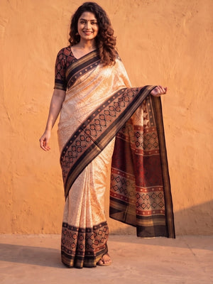 Peachmode Black Marshmallow Saree With Kalamkari Print And Woven Jacquard Border - Image 1