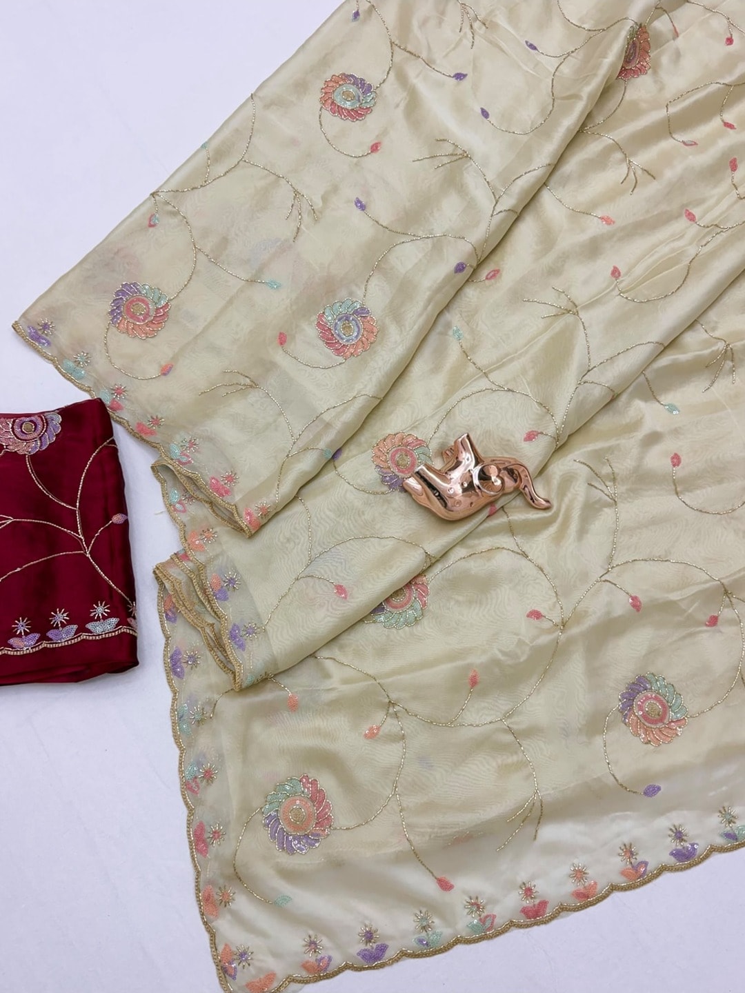 Peachmode Beige Rangoli Silk Saree With Multi Thread Floral Embroidery, Magic Sequence And Lace Edge - Image 5