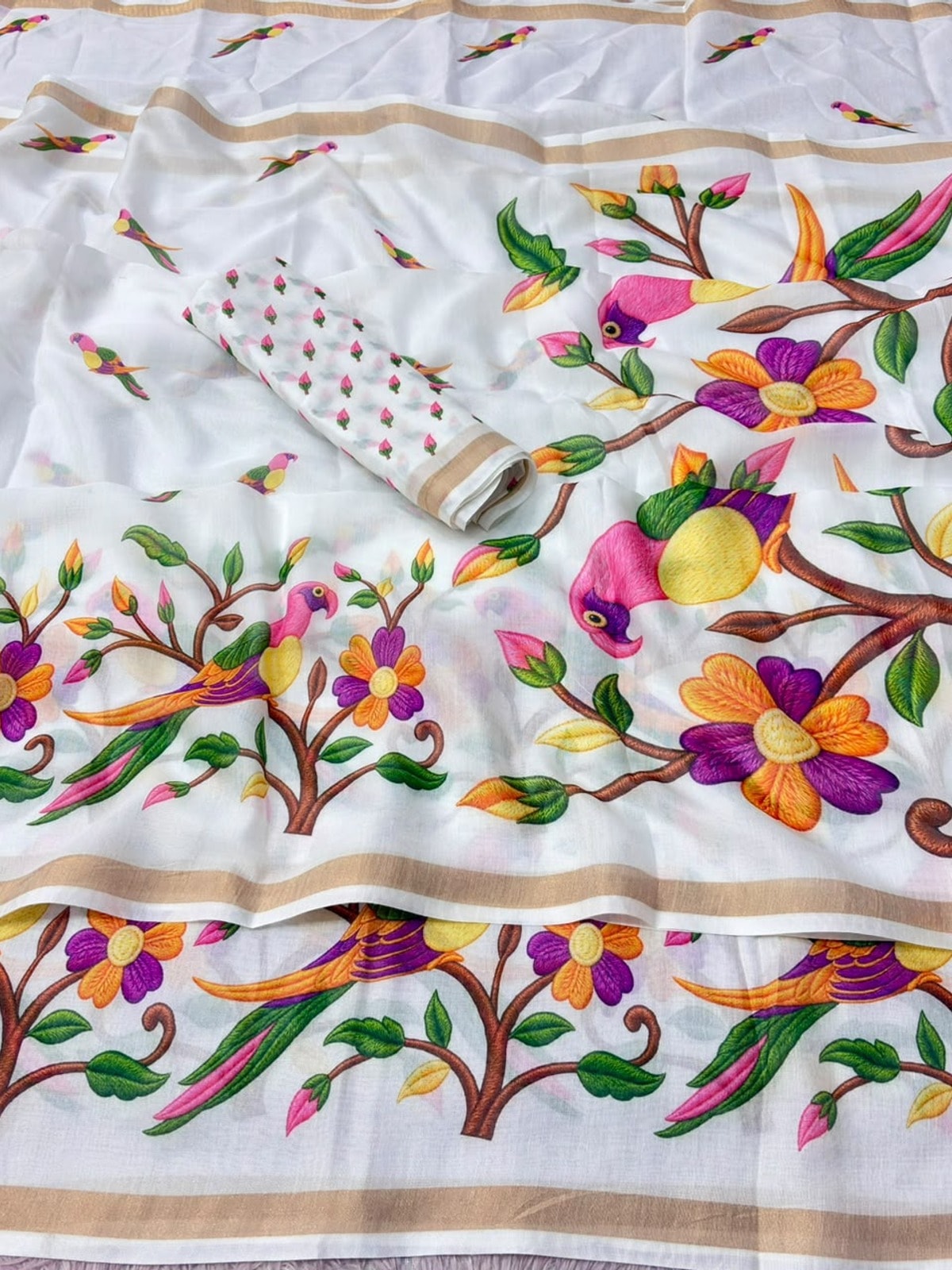 Peachmode White Parrot Digital Print Mul Cotton Saree - Image 4