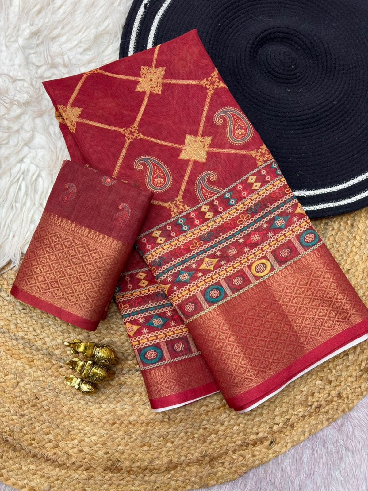Peachmode Maroon Digital Kalamkari Diwali Print Linen Saree - Image 5