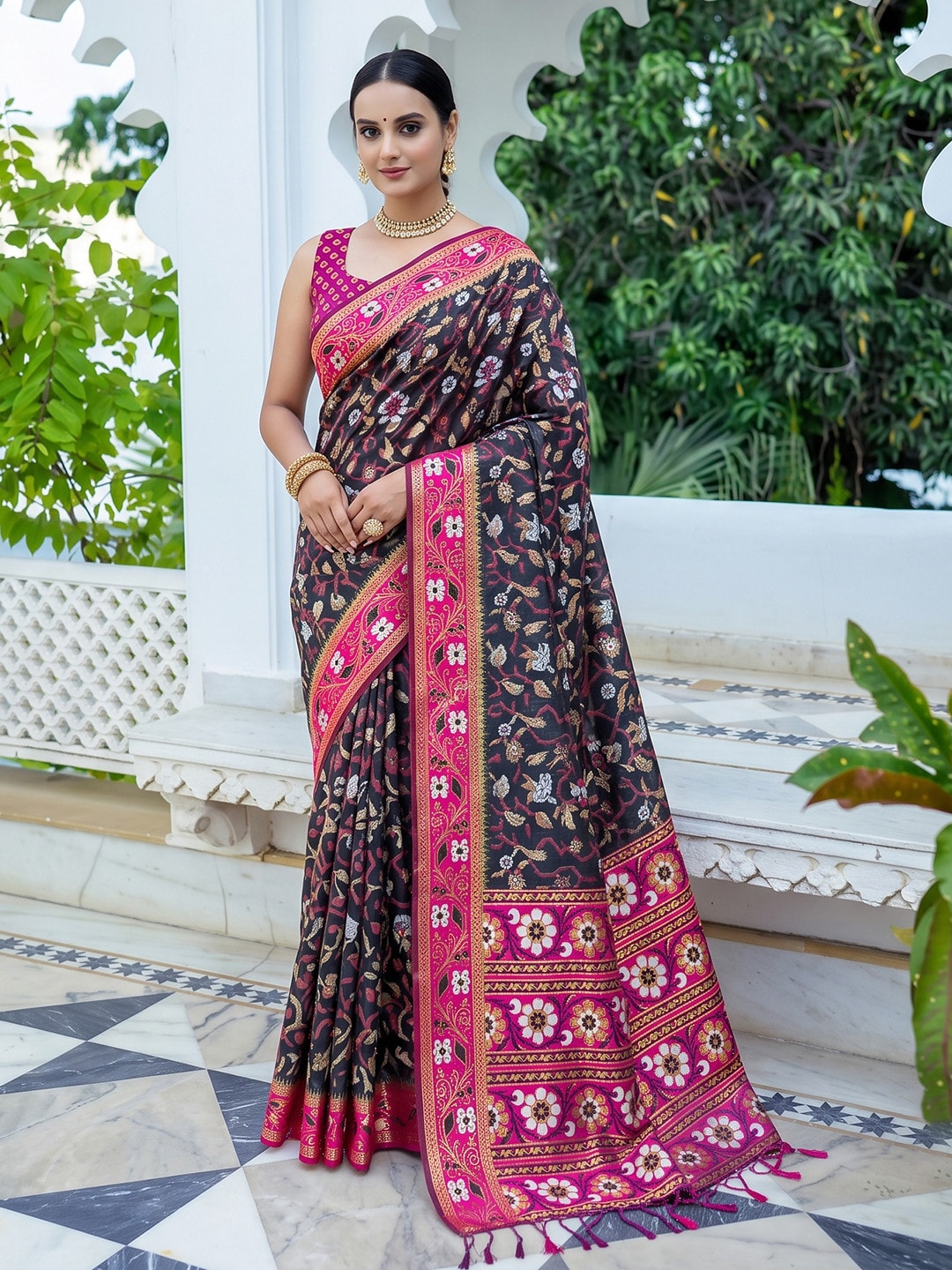 Peachmode Black Woven Border Silk Saree With Heavy Pallu - Image 1