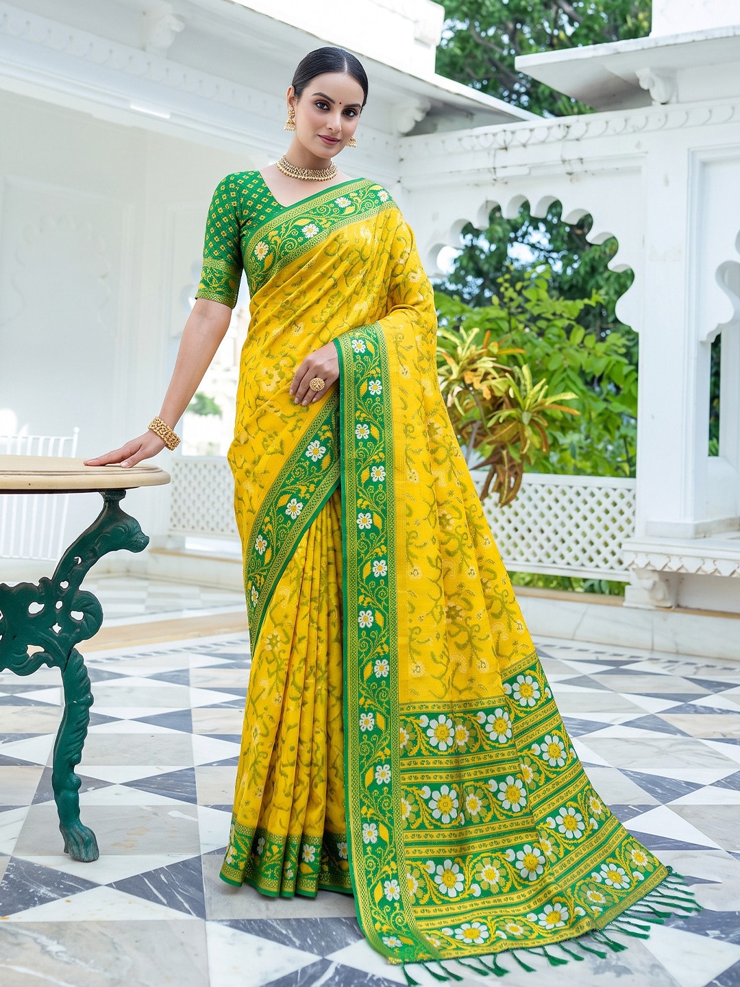 Peachmode Yellow Woven Border Silk Saree With Heavy Pallu - Image 1