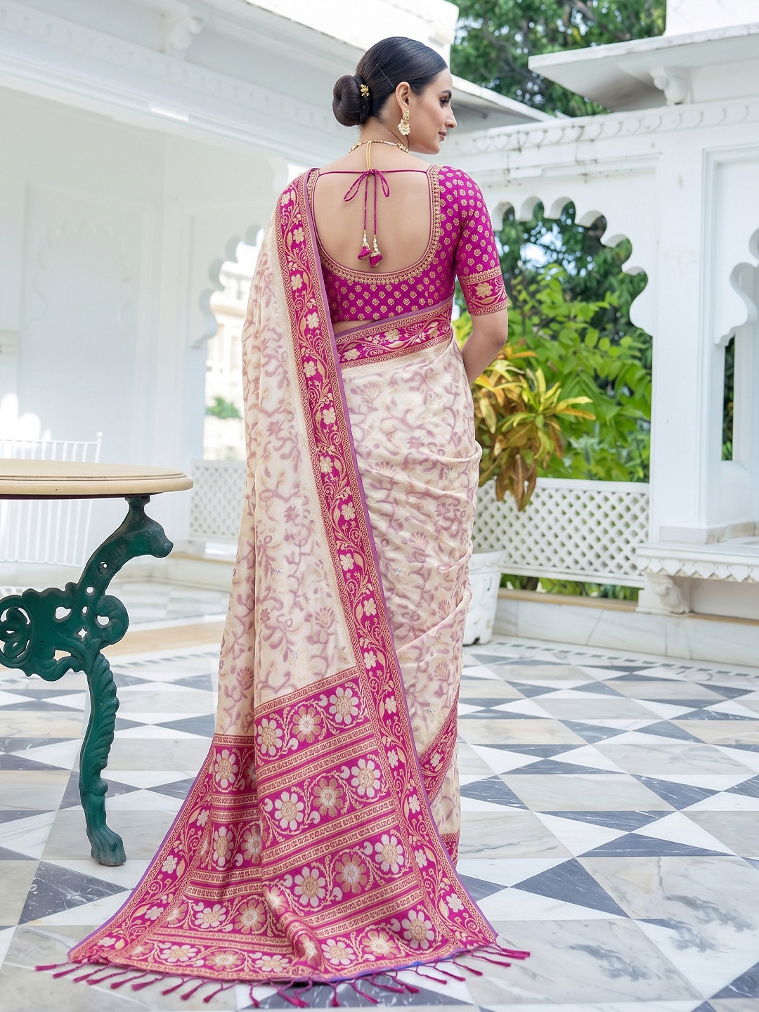 Peachmode White Woven Border Silk Saree With Heavy Pallu - Image 2