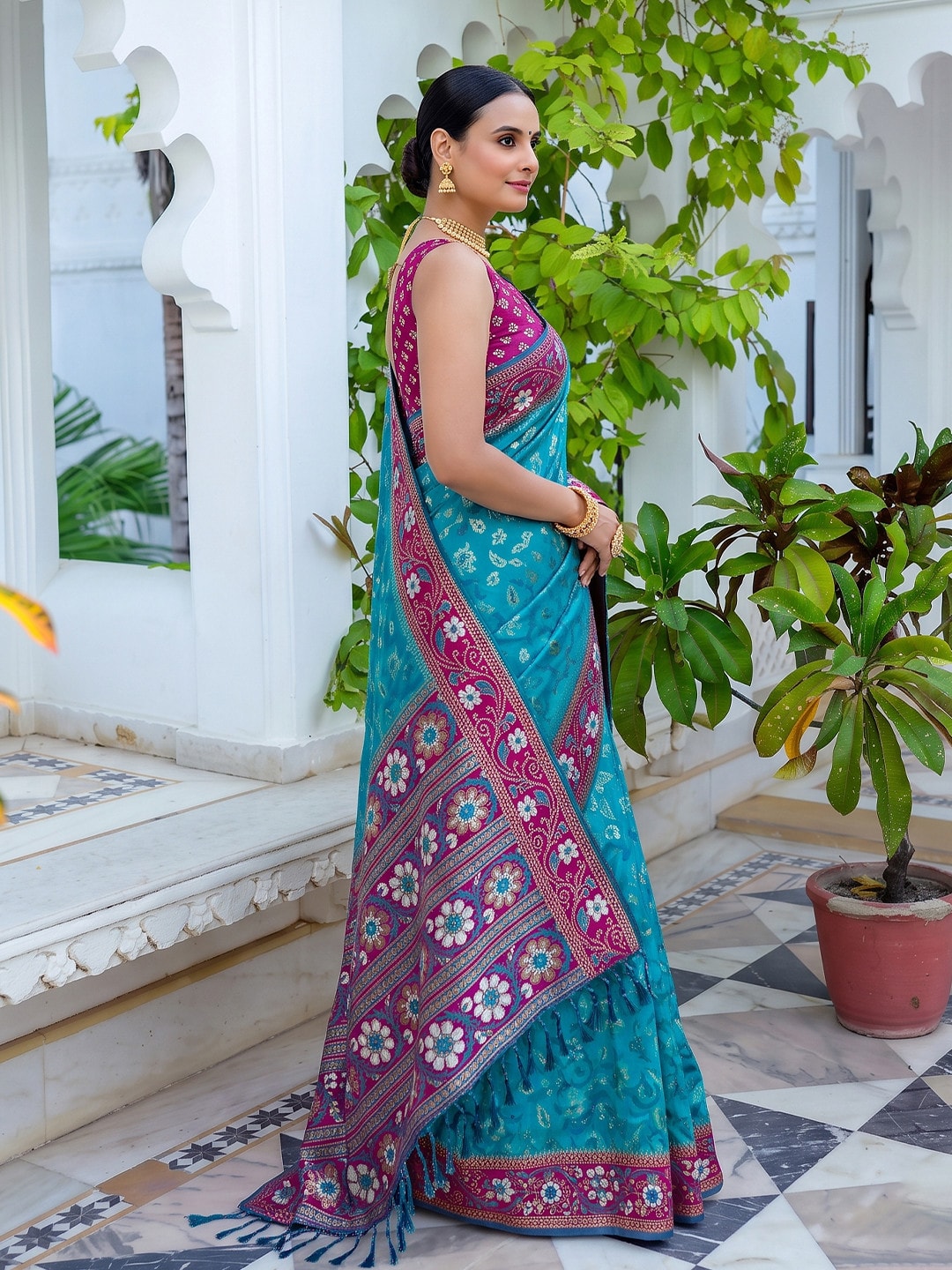 Peachmode Sky Blue Woven Border Silk Saree With Heavy Pallu - Image 3