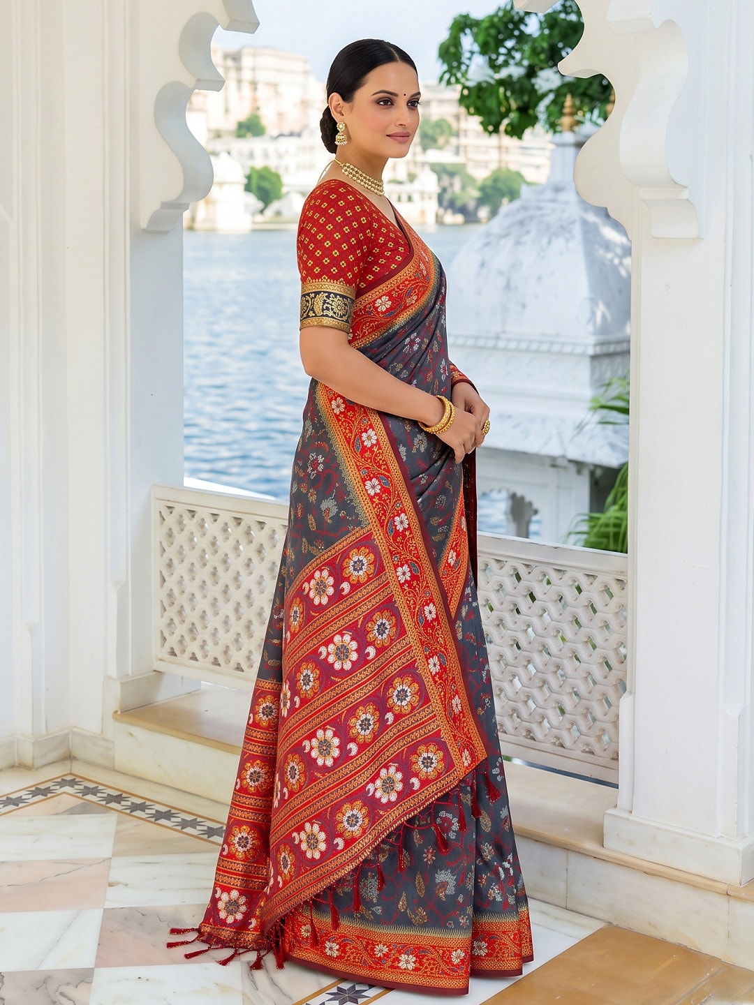 Peachmode Grey Woven Border Silk Saree With Heavy Pallu - Image 3