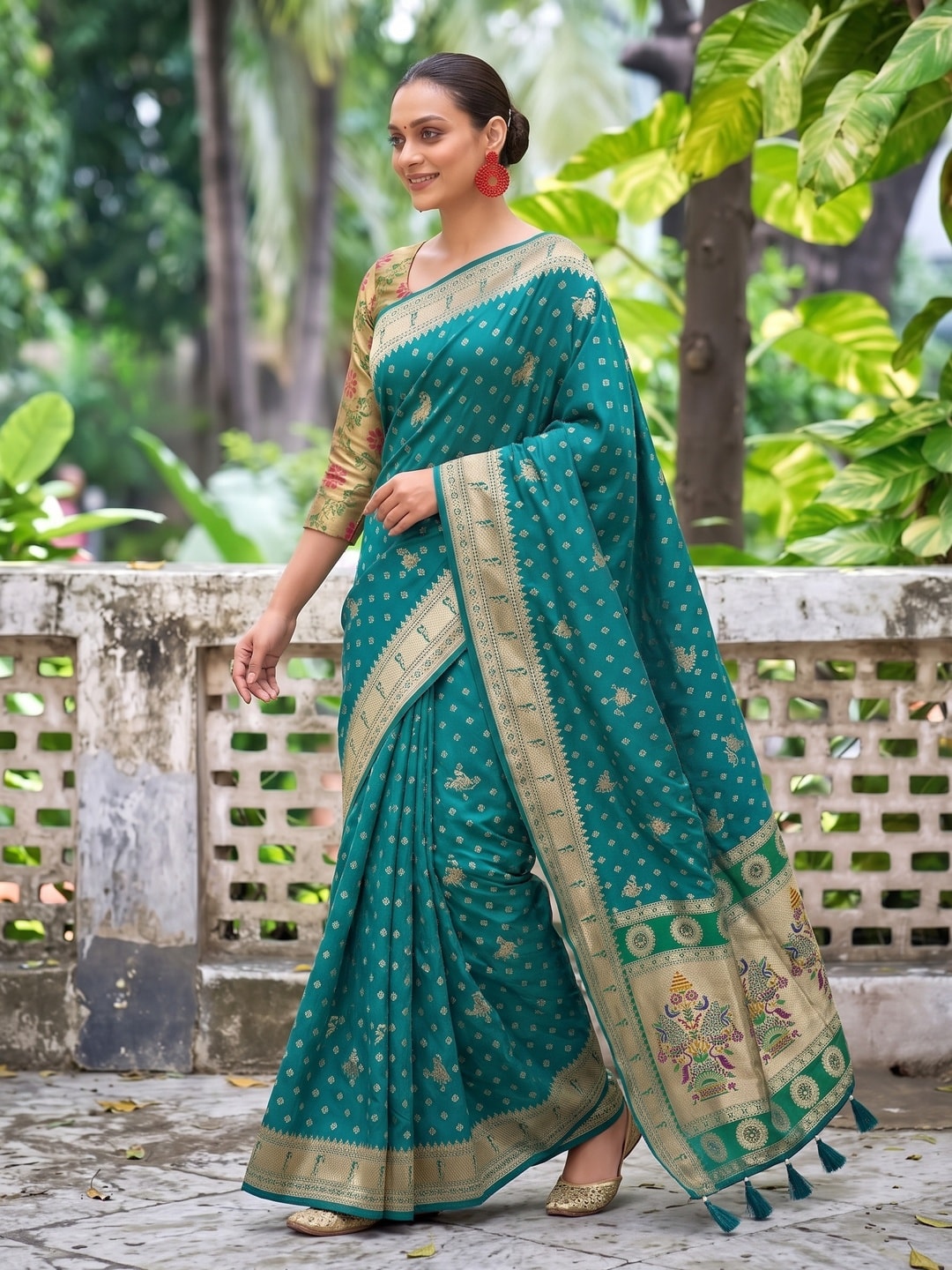 Peachmode Teal Zari Border Silk Saree With Heavy Pallu - Image 5