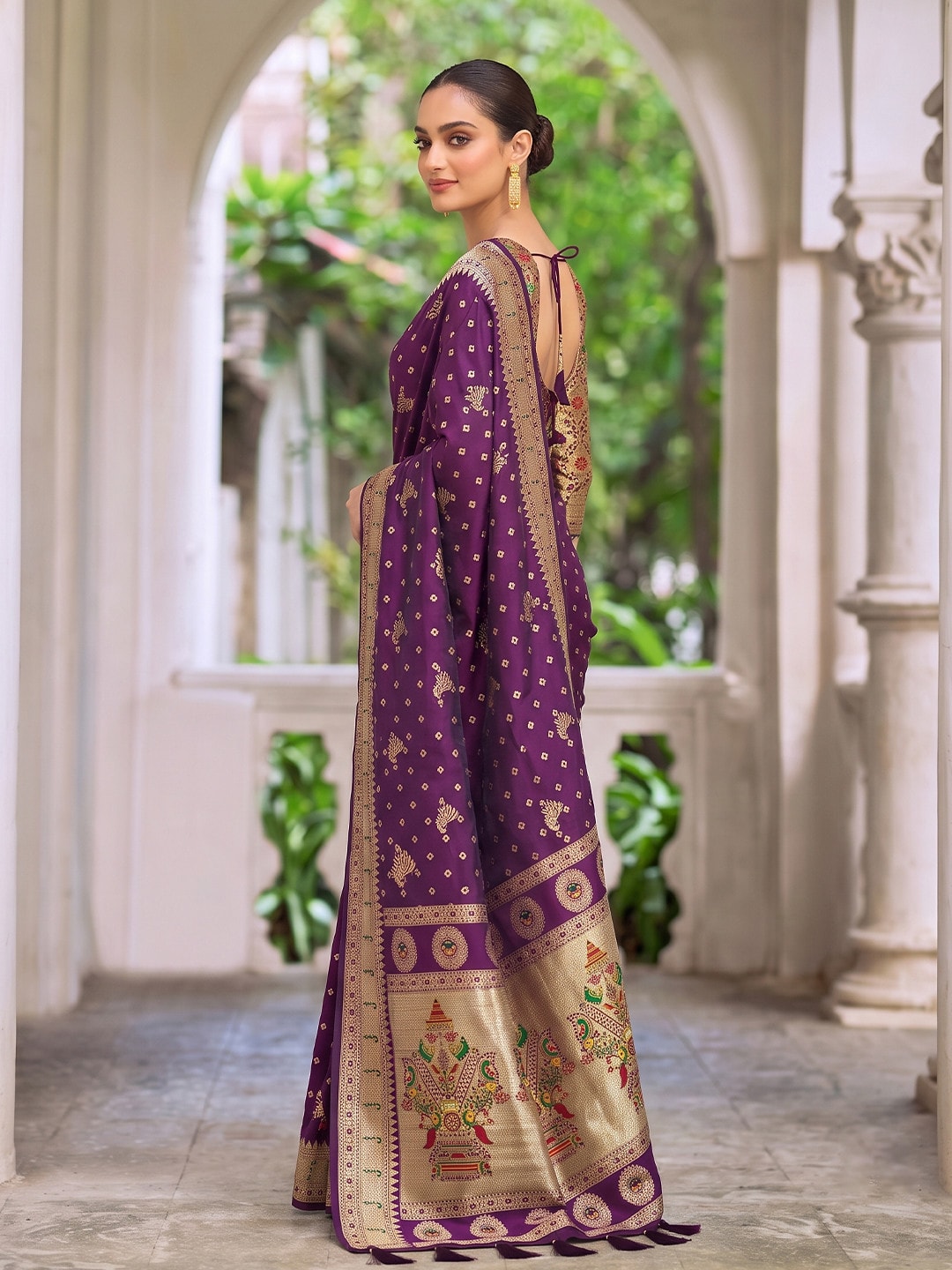 Peachmode Wine Zari Border Silk Saree With Heavy Pallu - Image 3