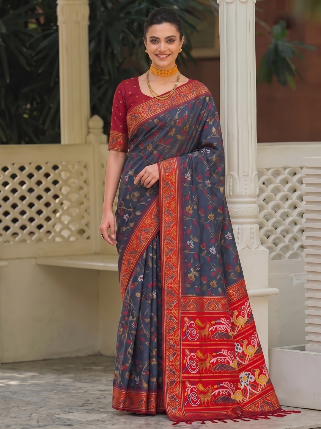 Peachmode Grey Woven Border Silk Saree With Heavy Pallu - Image 1