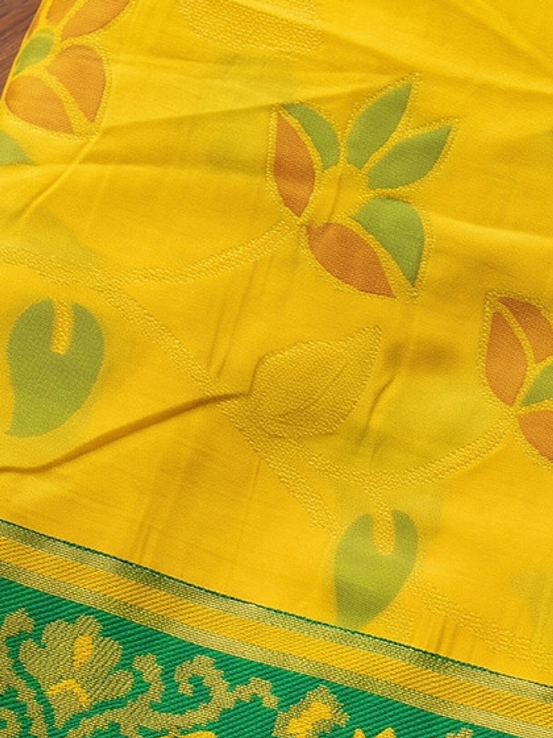 Peachmode Yellow Woven Border Silk Saree With Heavy Pallu - Image 5