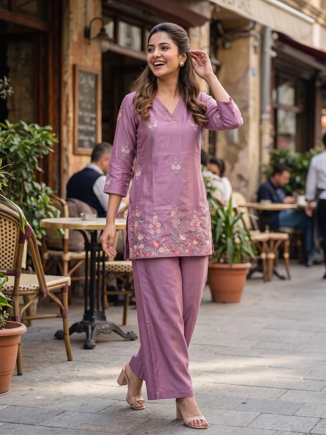 Peachmode Mauve Mul Chanderi Floral Embroidered Co-ord Set - Image 2