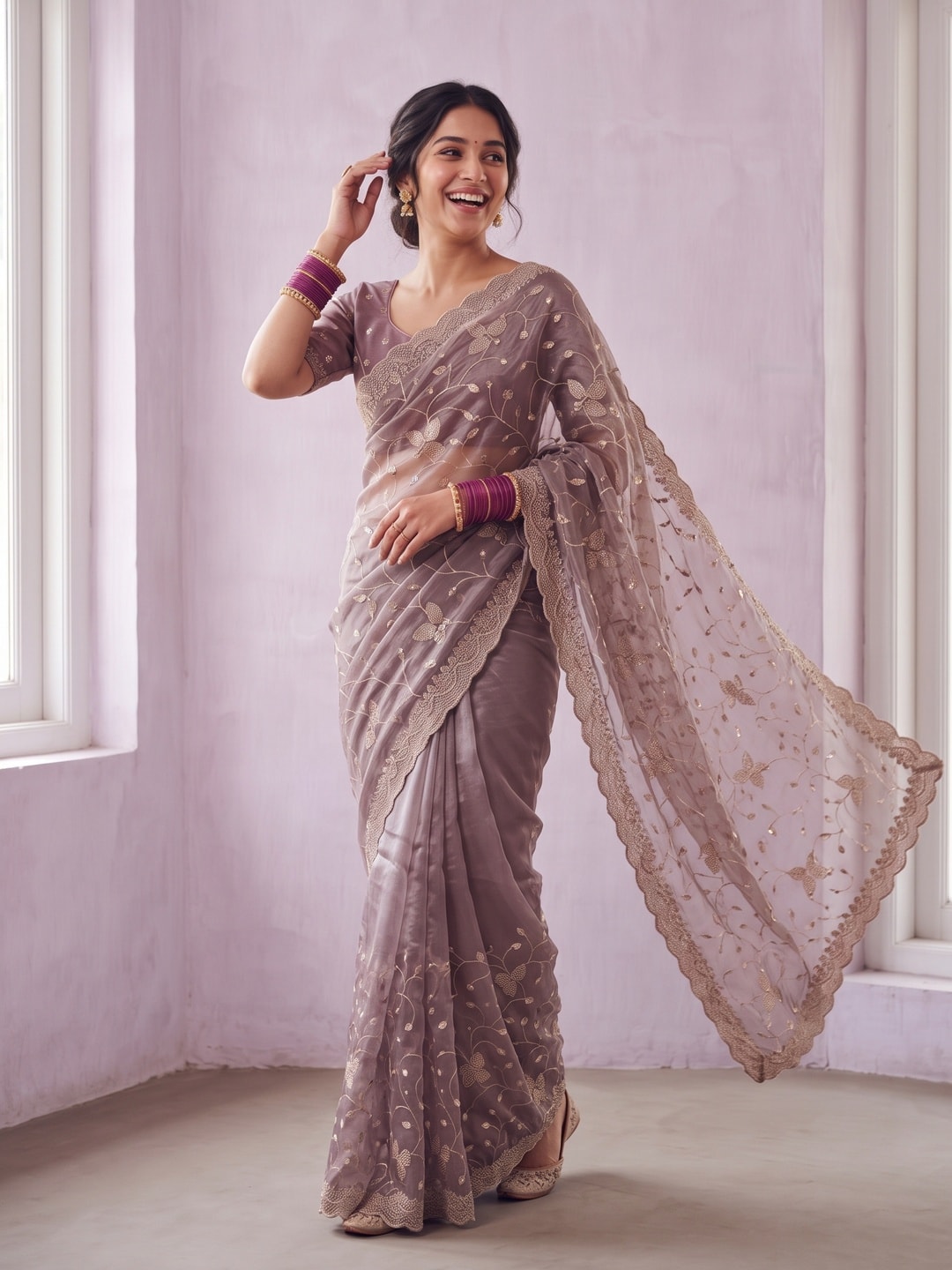 Peachmode Mauve Net Saree With Floral Thread And Sequin Embroidery And Scalloped Border - Image 4