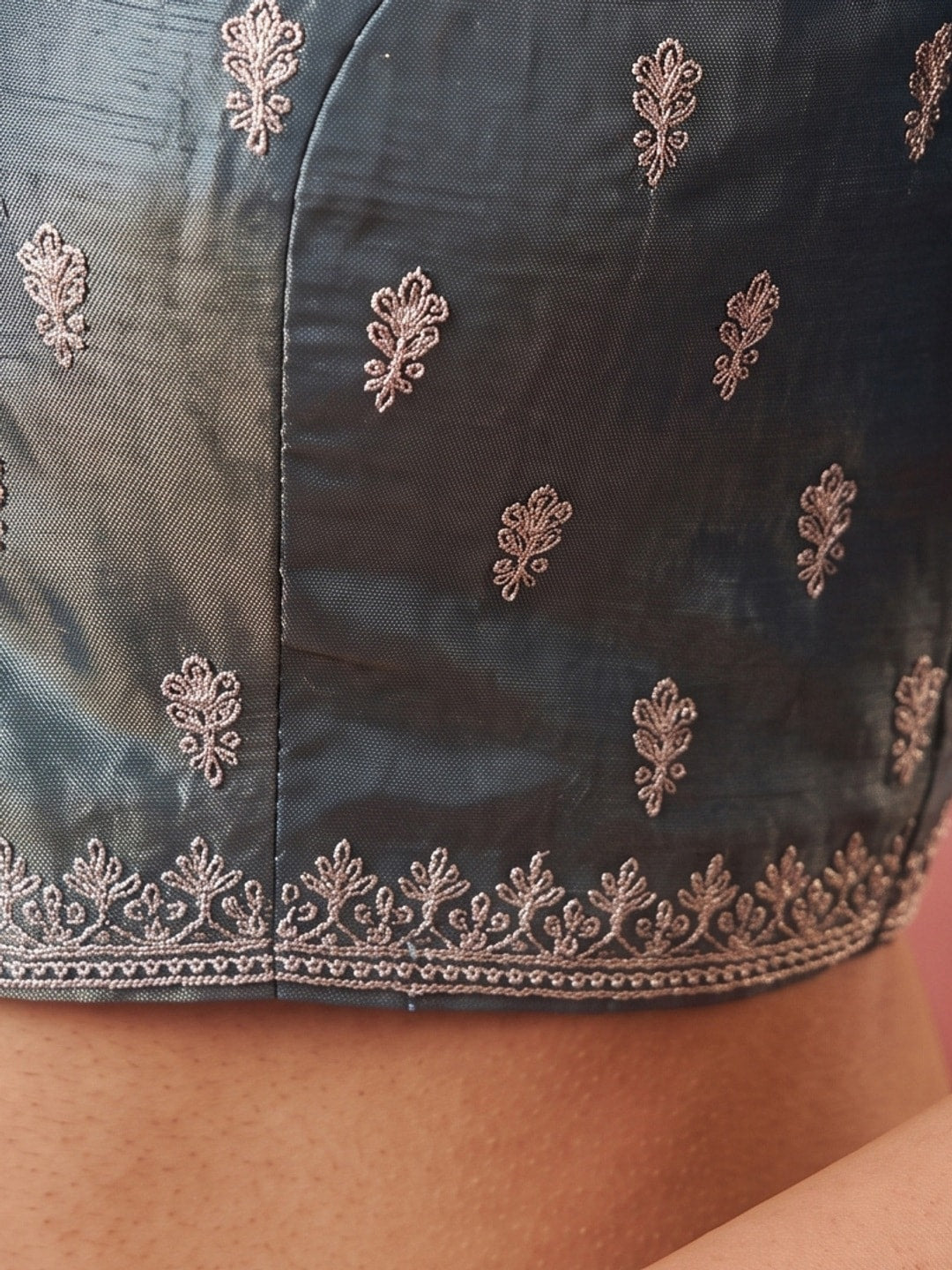 Peachmode Grey Net Saree With All-Over Floral Thread Embroidery - Image 5