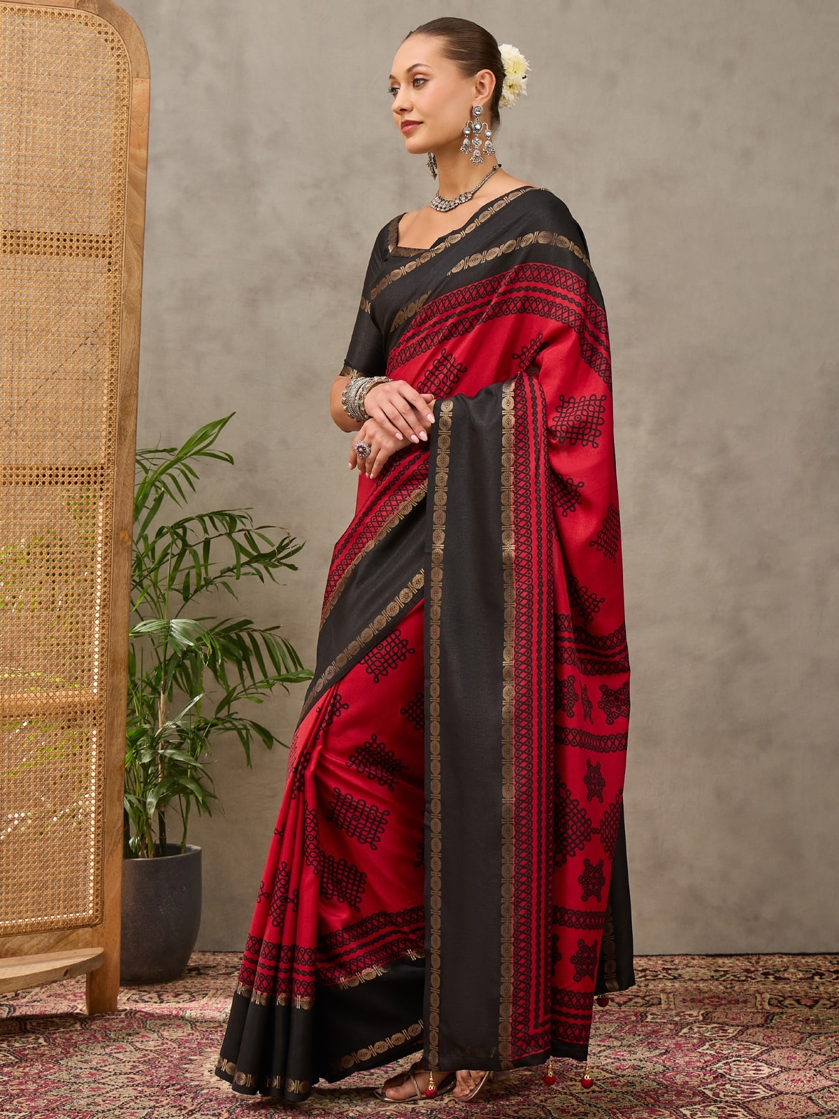 Peachmode Red Tussar Silk Saree With Geometric Motif Pallu