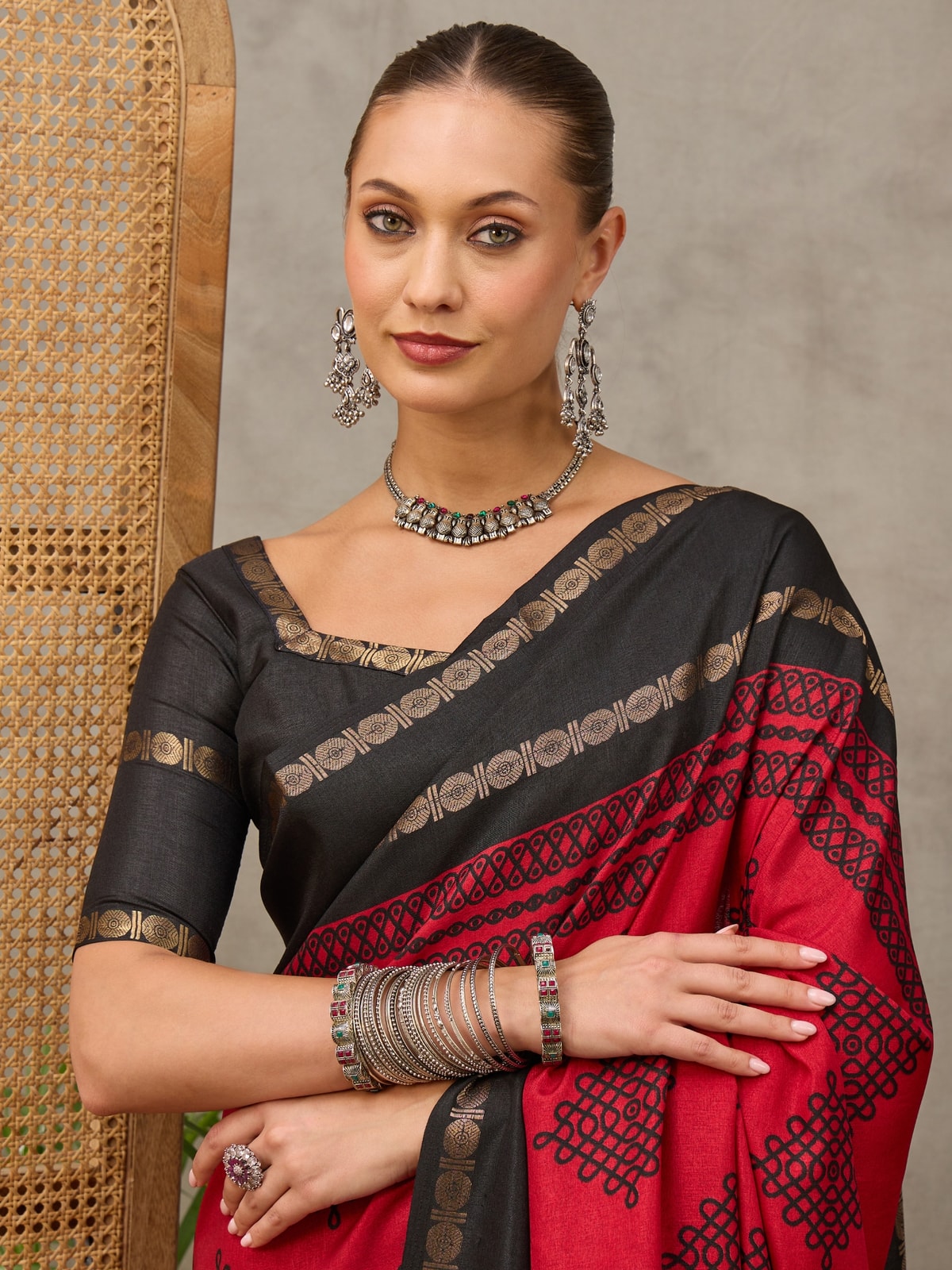 Peachmode Red Tussar Silk Saree With Geometric Motif Pallu - Image 4