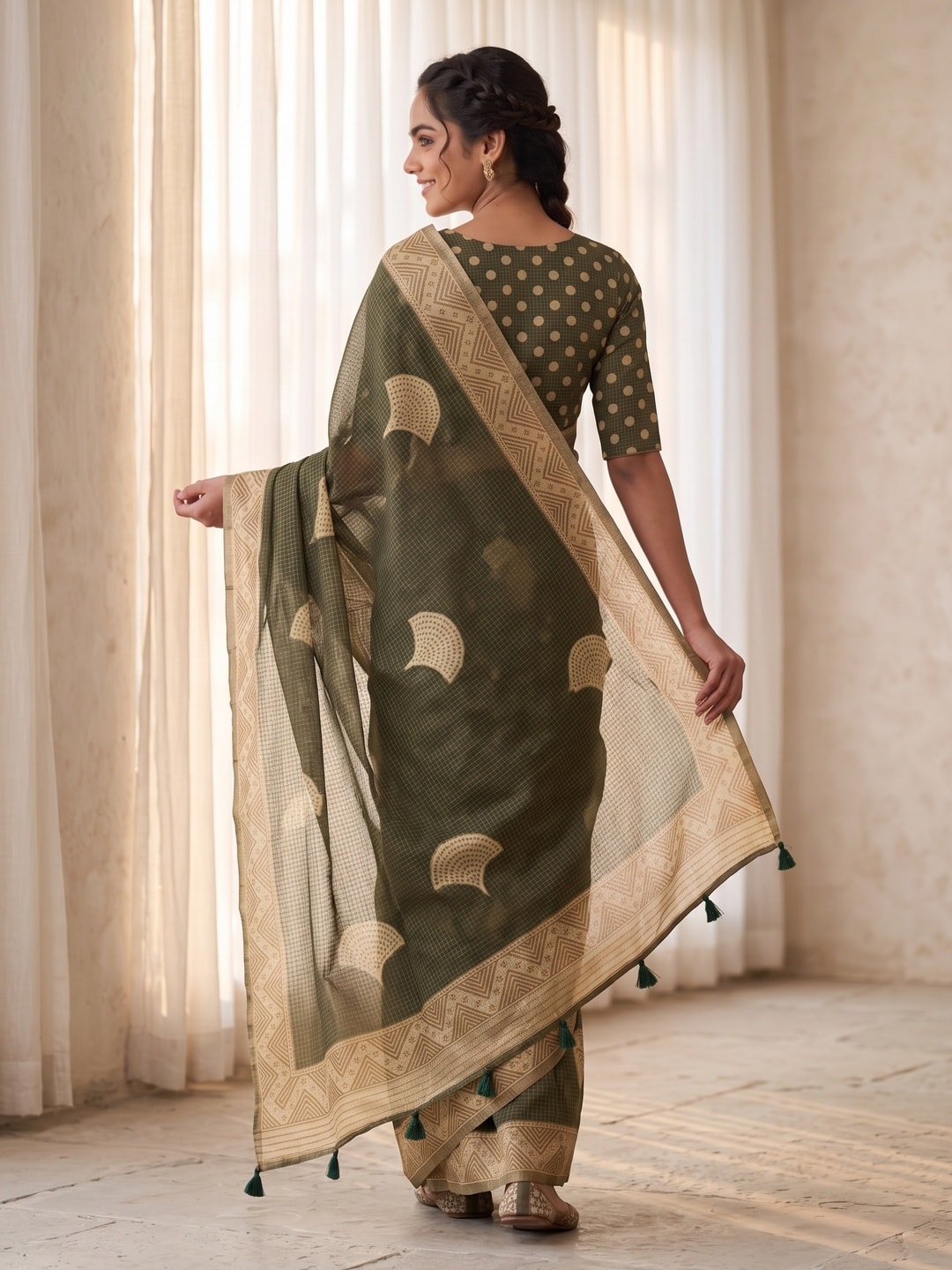 Peachmode Olive Kota Doria Digital Print Zari Check Cotton Saree With Leaf Motifs - Image 4