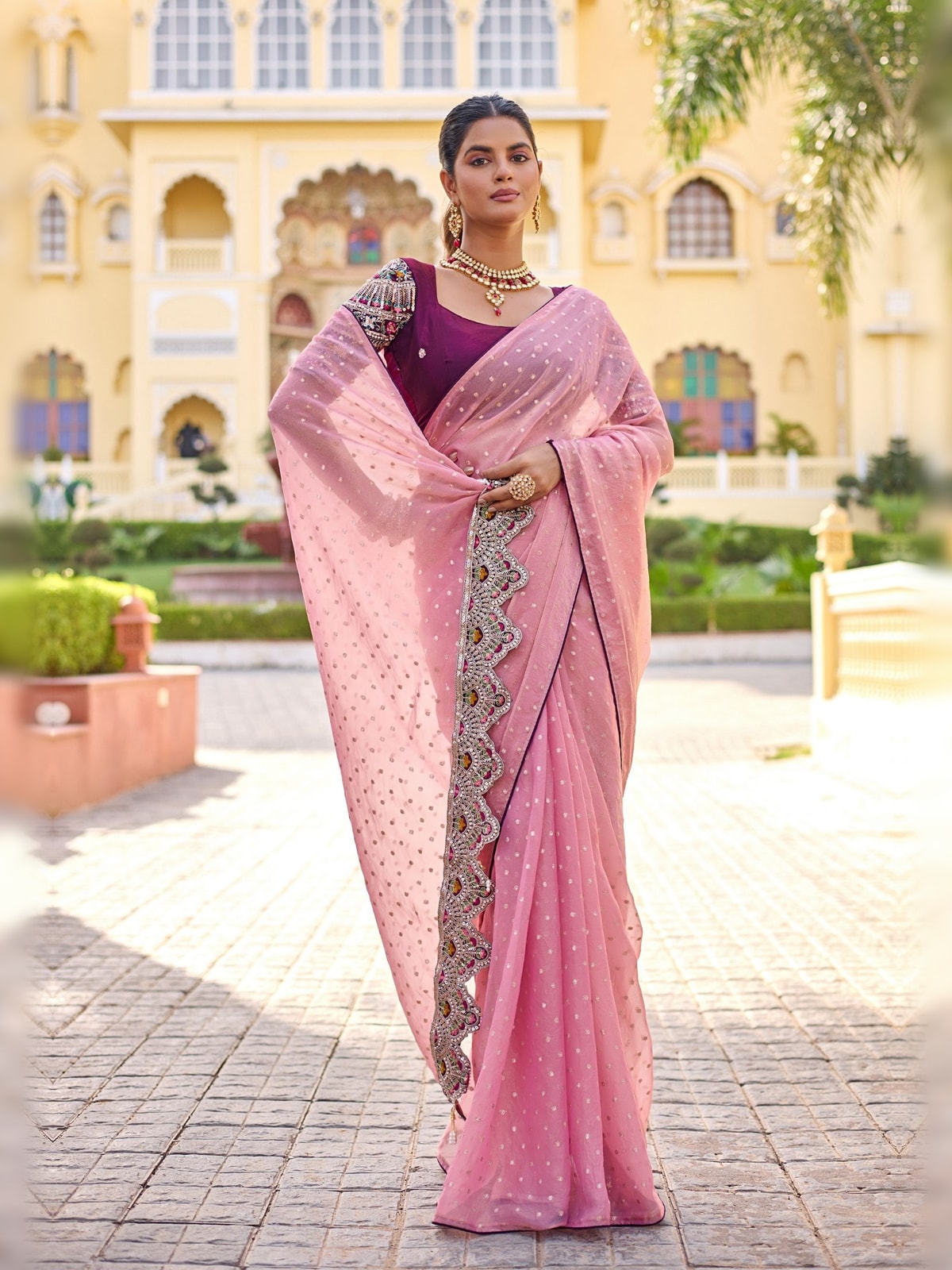 Peachmode Dusty Rose Bhutti Georgette Saree With Heavy Embroidered Scalloped Border - Image 3