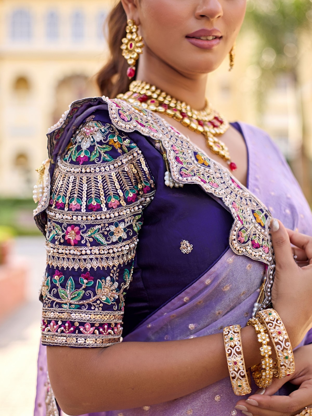 Peachmode Lavender Bhutti Georgette Saree With Heavy Embroidered Scalloped Border - Image 5