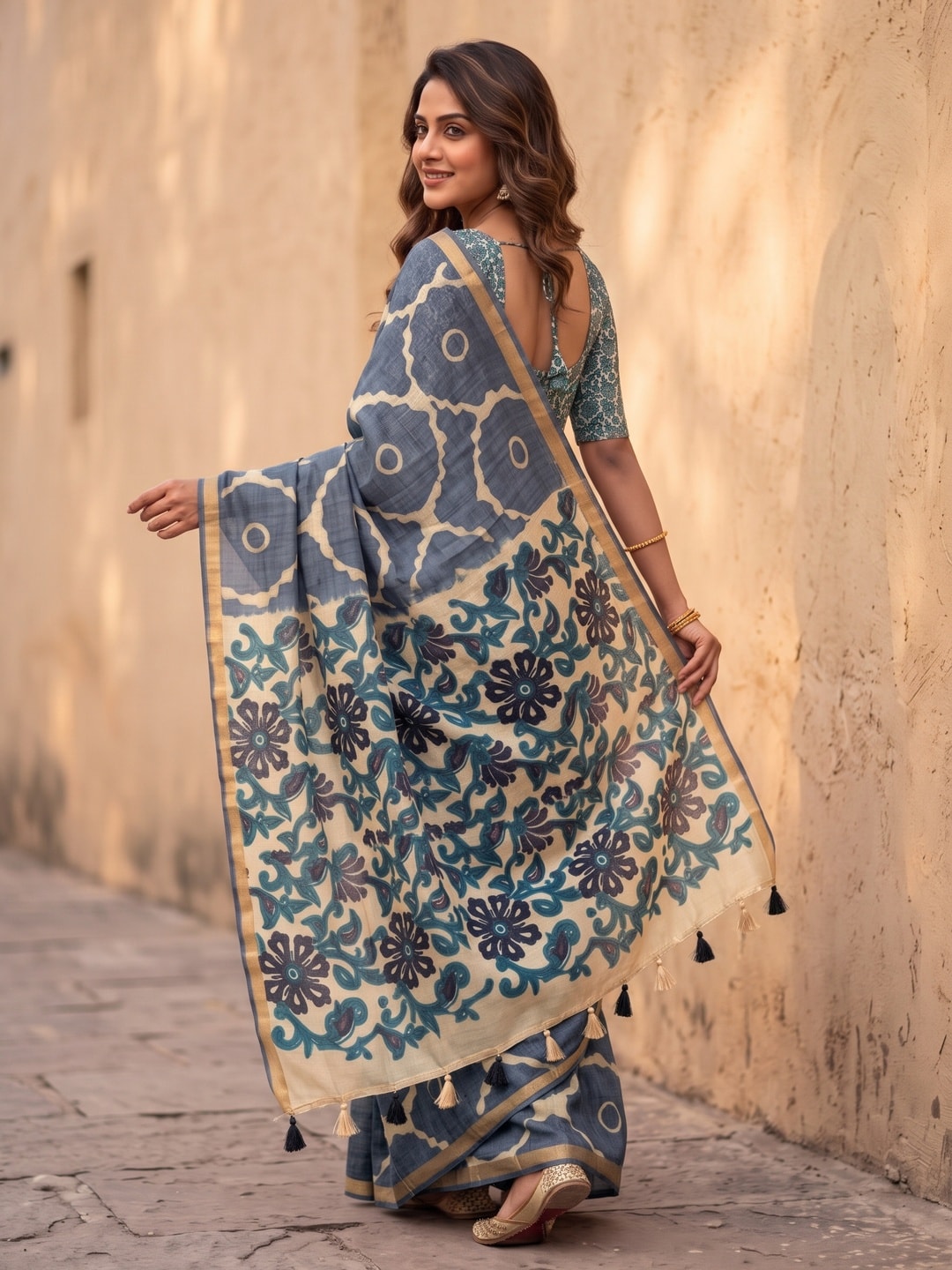 Peachmode Navy Blue Abstract Printed Linen Saree With Jari Patti - Image 2