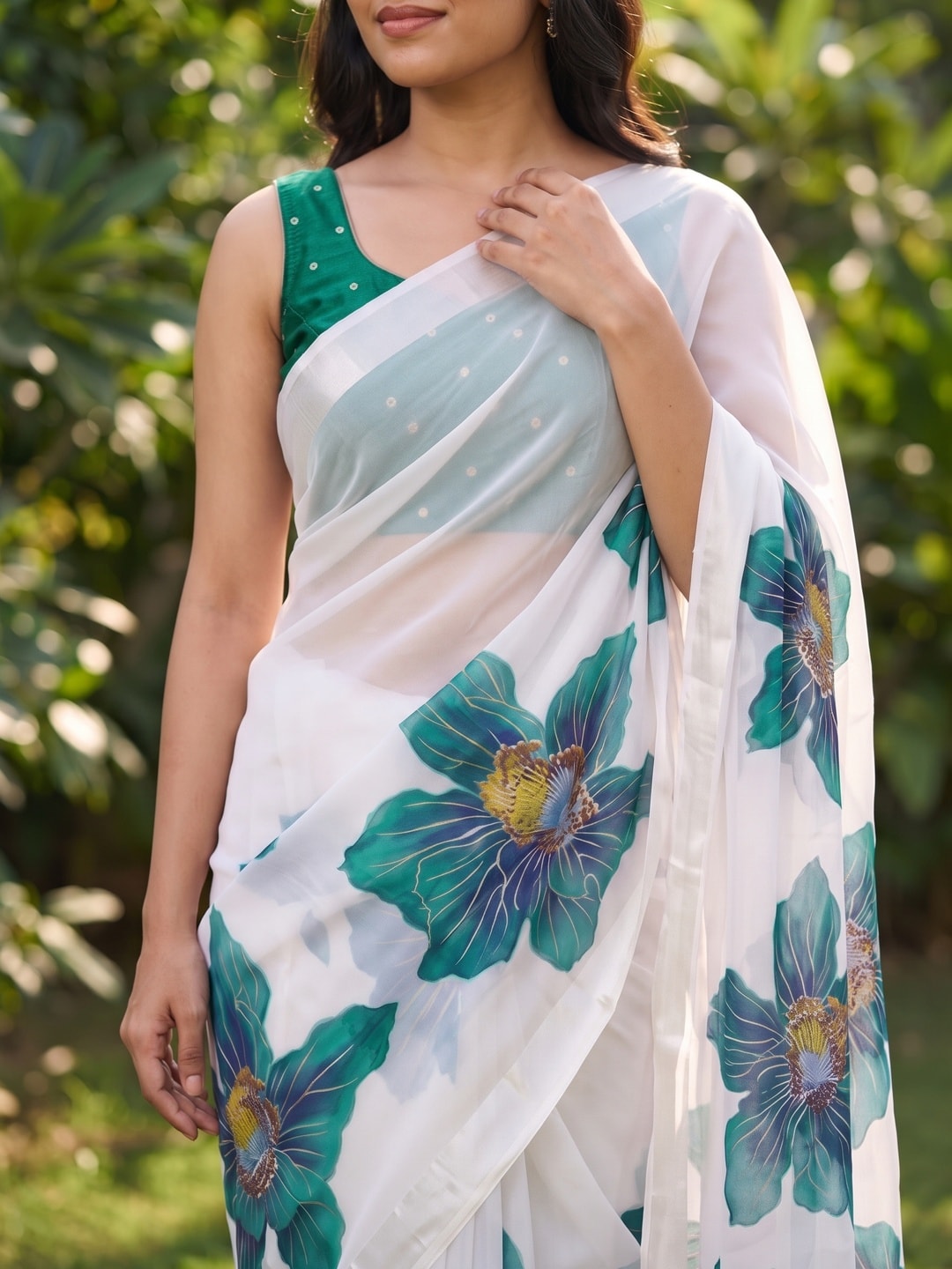 Peachmode White & Teal Fine Viscose Georgette Saree With Fancy Floral Foil Print And Pure Silk Handwork Blouse - Image 5