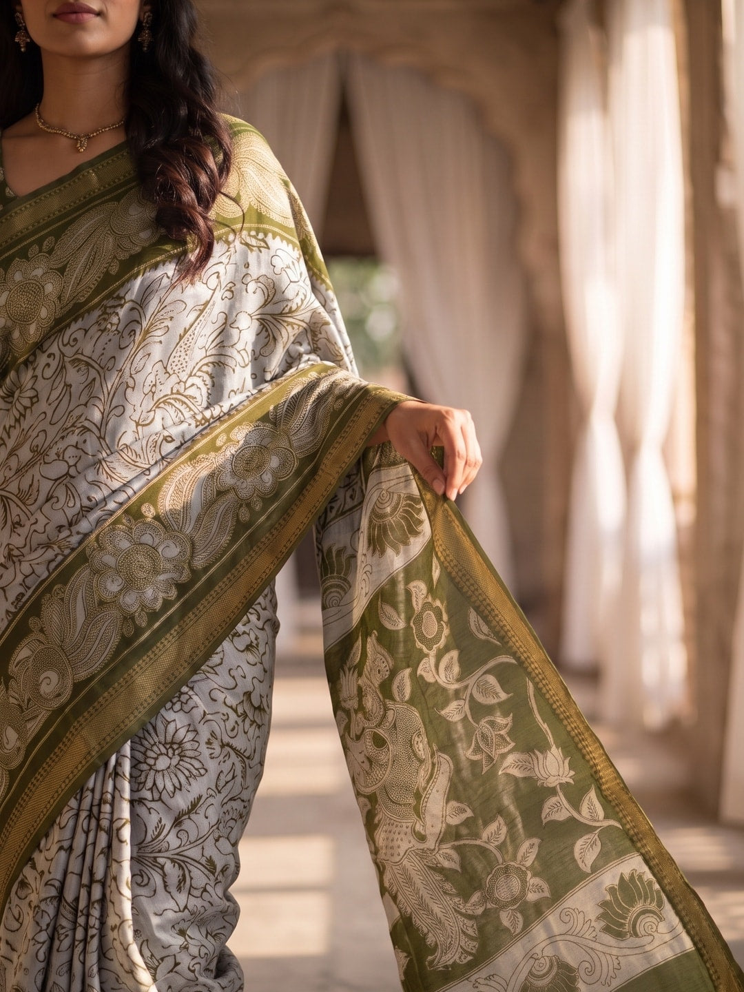 Peachmode Olive Green Maheshwari Silk Viscose Printed Saree With Zari Border And Kalamkari Pallu - Image 5