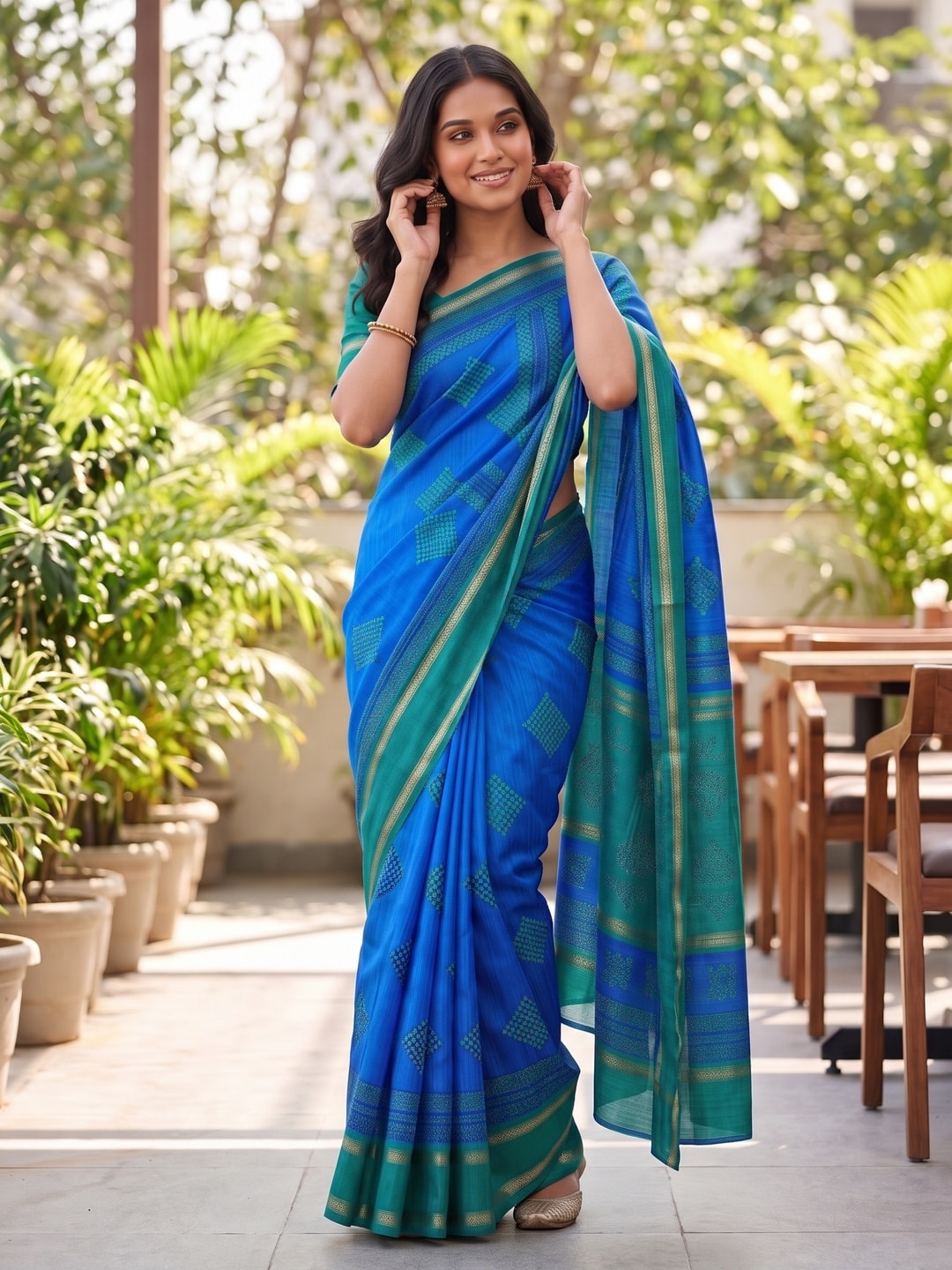 Peachmode Blue Tussar Silk Saree With Kashmiri Kolam Print, Rich Pallu And Contrast Gadwal Border - Image 4