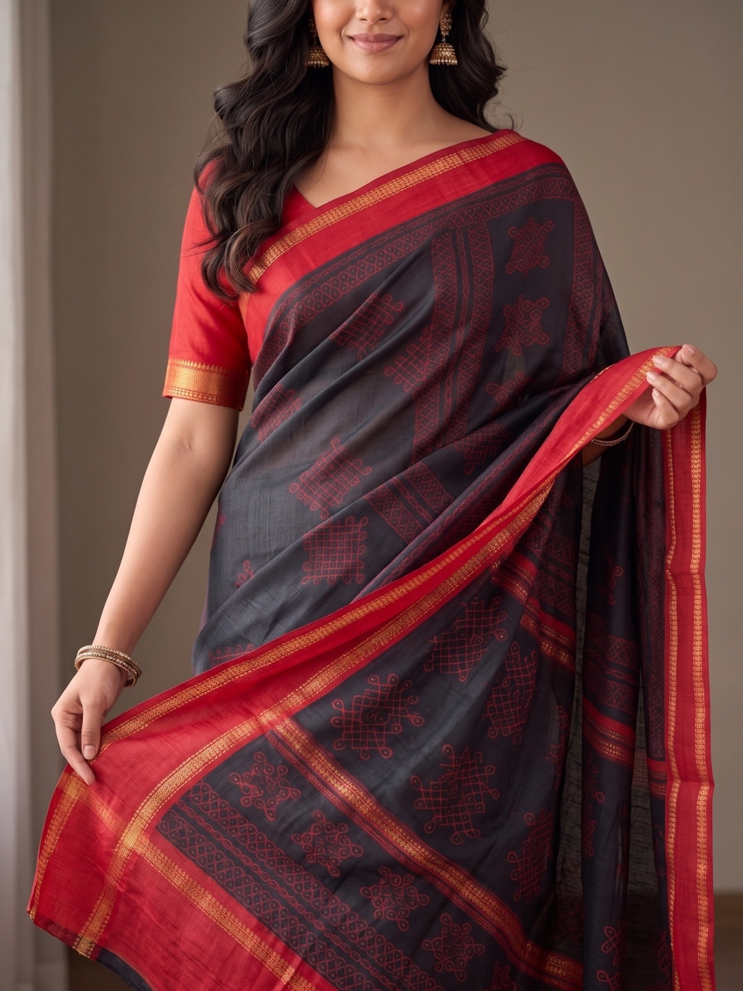 Peachmode Black Tussar Silk Saree With Kashmiri Kolam Print, Rich Pallu And Contrast Gadwal Border - Image 5
