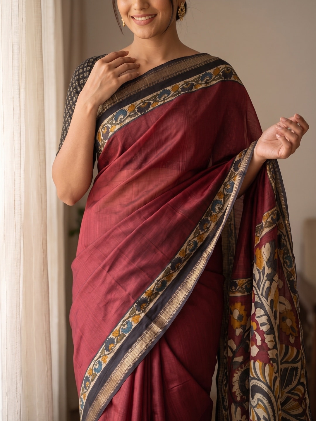 Peachmode Maroon Maheshwari Silk Viscose Printed Saree With Zari Border And Kalamkari Floral Pallu - Image 5