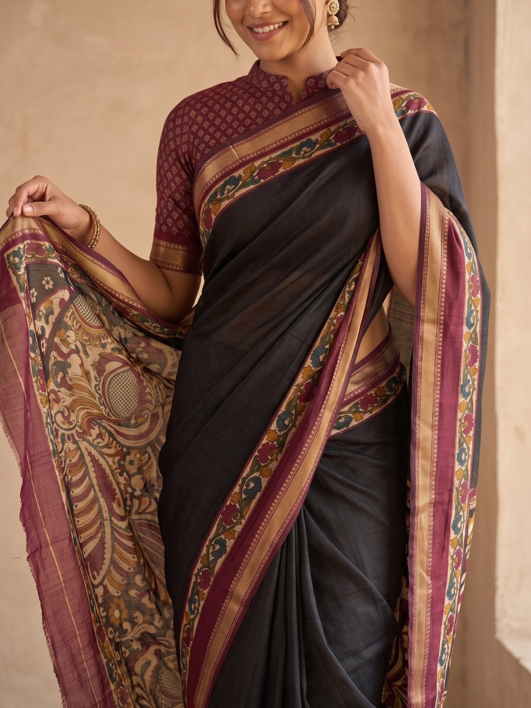 Peachmode Black Maheshwari Silk Viscose Printed Saree With Zari Border And Kalamkari Floral Pallu - Image 5