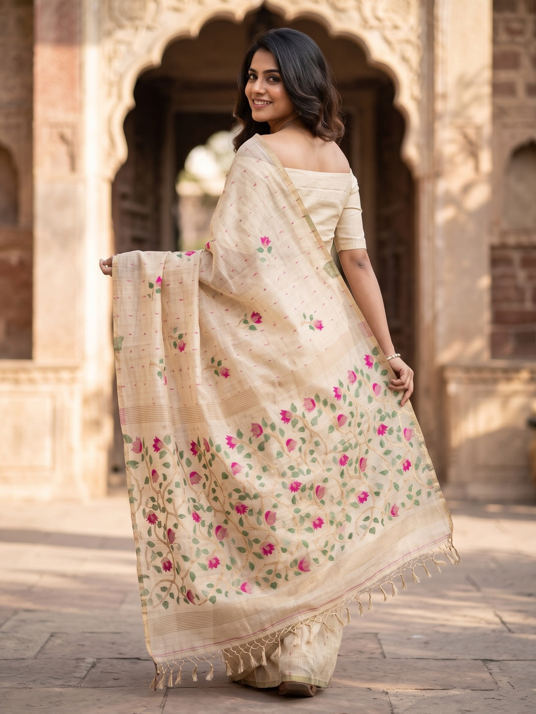 Peachmode Cream Floral Jamdani Woven Saree - Image 2