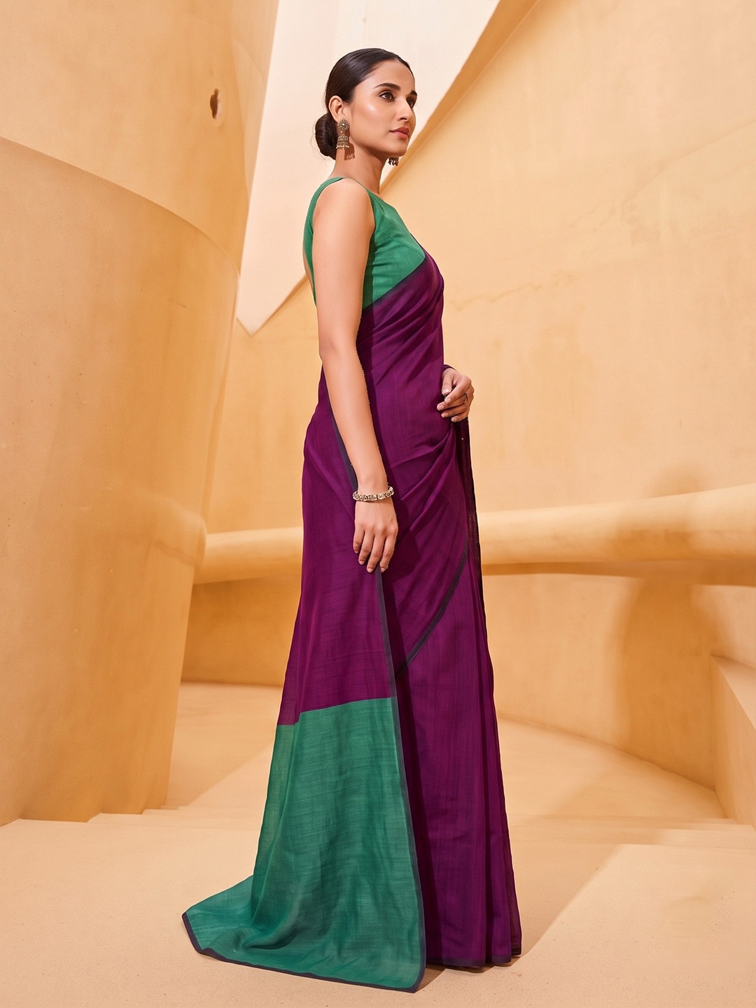 Peachmode Wine Two Tone Mul Cotton Saree With Contrast Pallu - Image 3