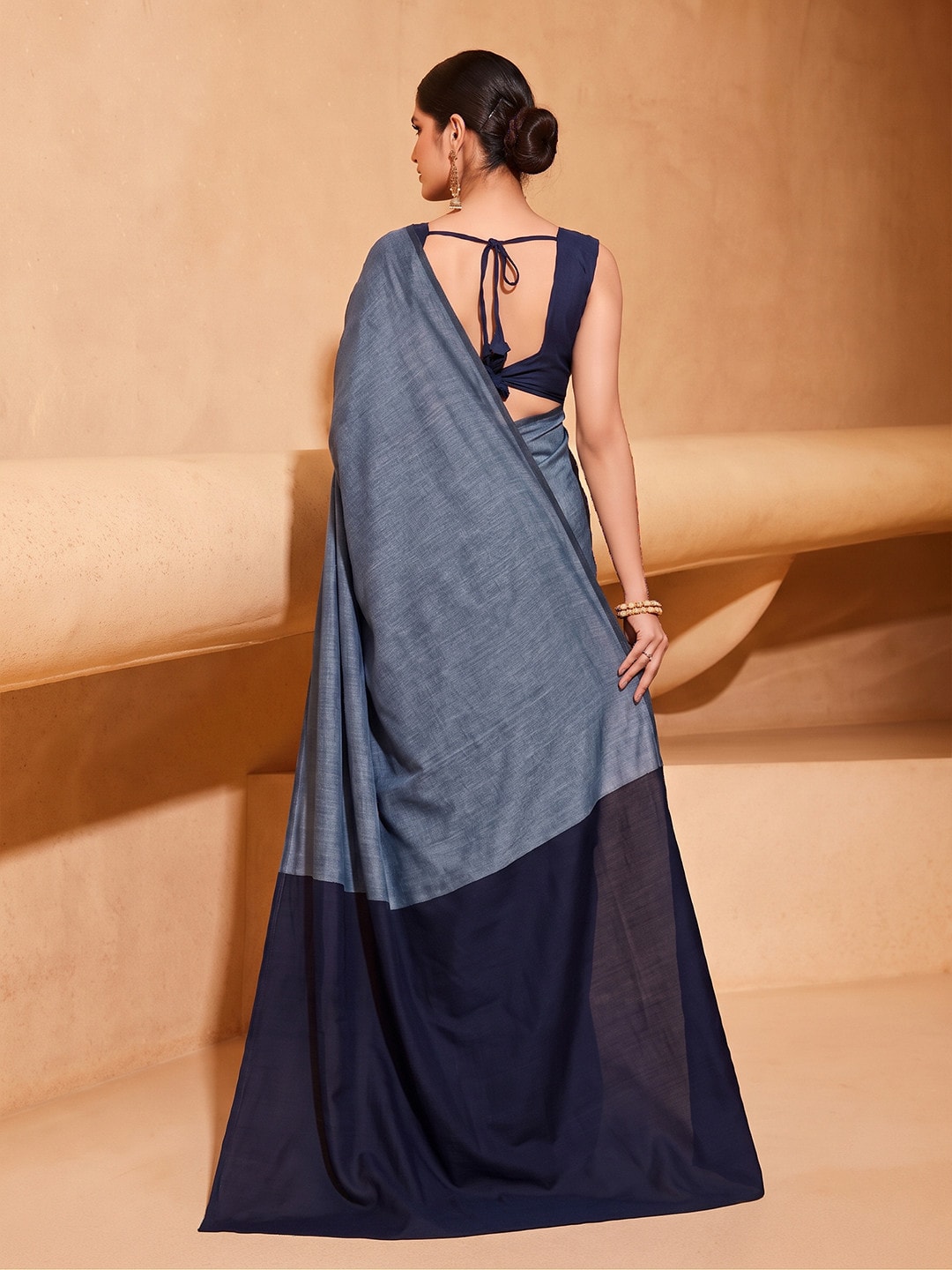 Peachmode Grey Two Tone Mul Cotton Saree With Contrast Pallu - Image 3