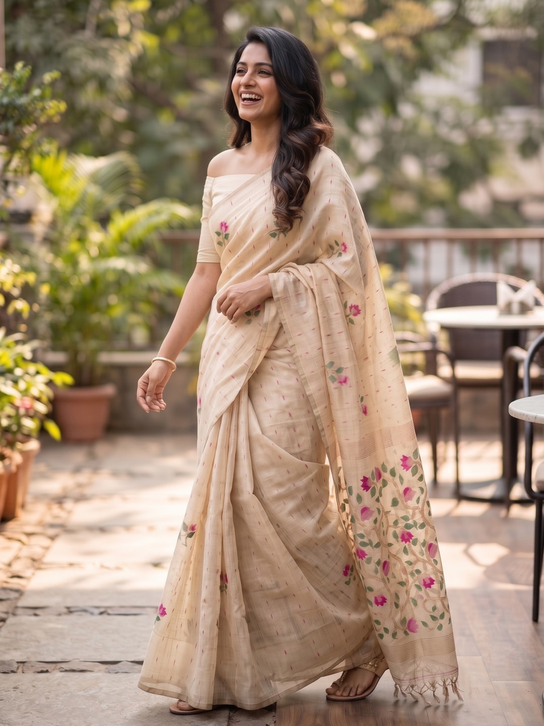 Peachmode Cream Floral Jamdani Woven Saree - Image 3