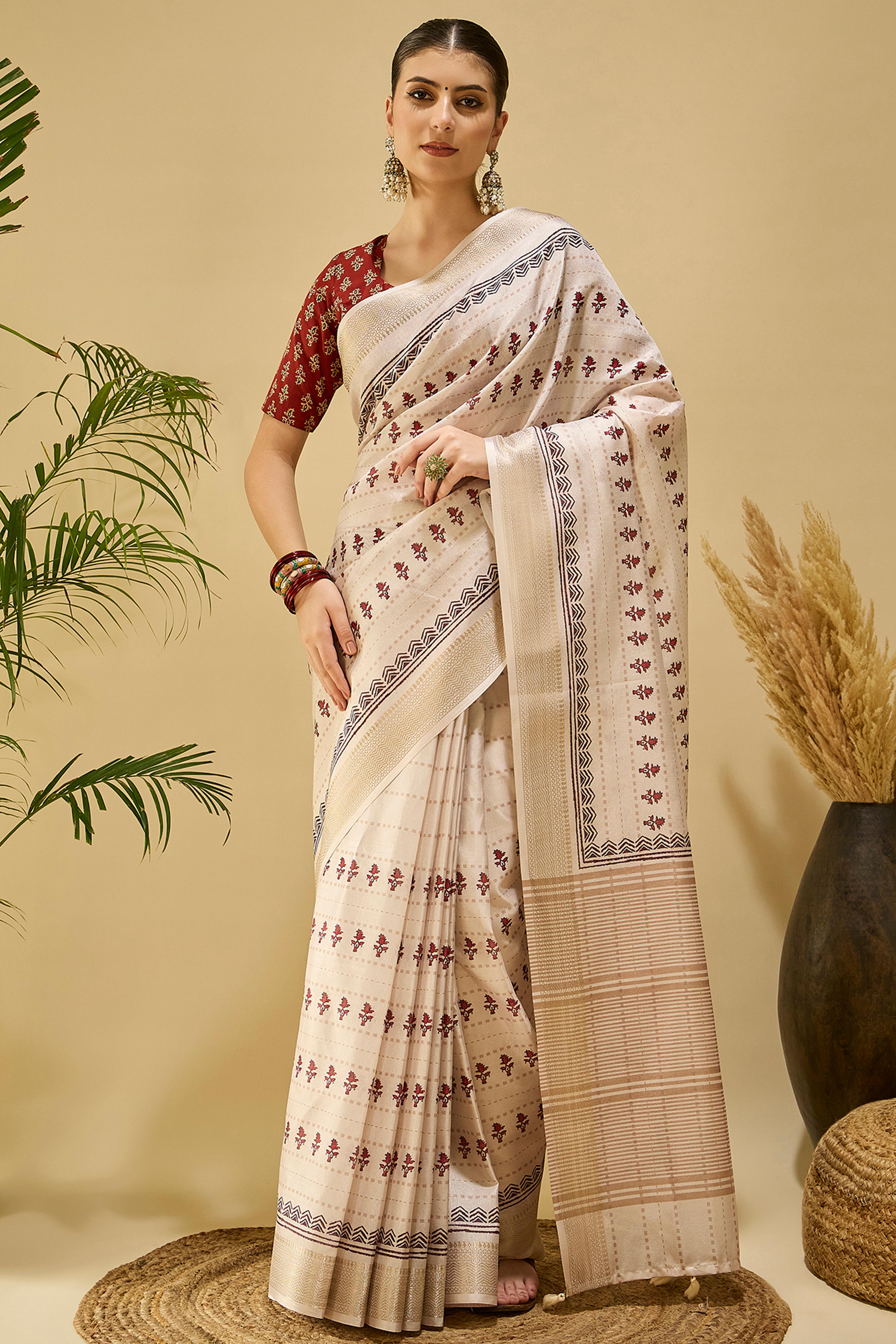 Soft Cream Katki Cotton-Silk Saree With Subtle Floral Motifs & Tassel Edge Pallu