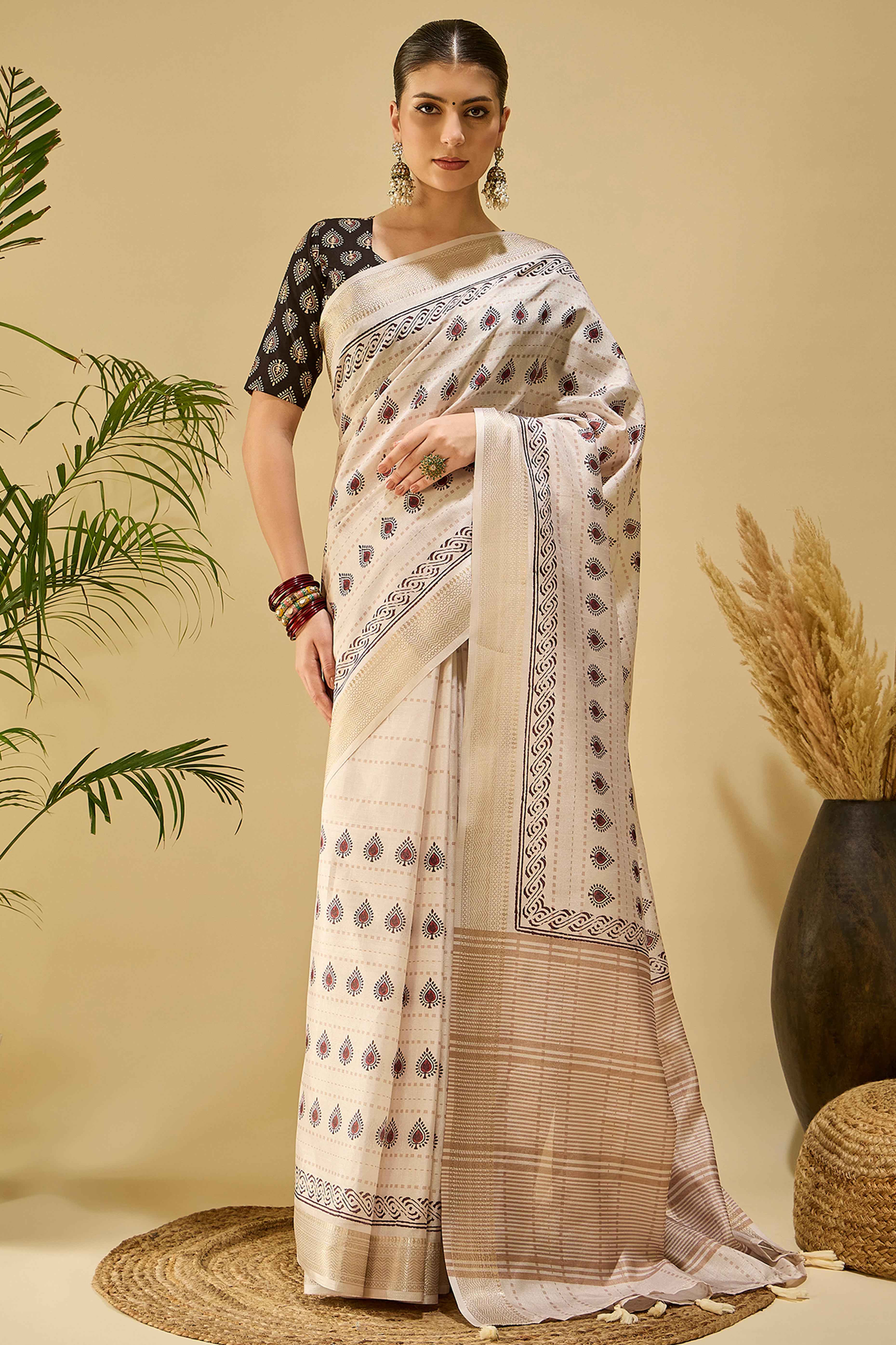 Ivory Cream Floral Printed Katki Cotton Silk Saree With Graceful Tassel Pallu