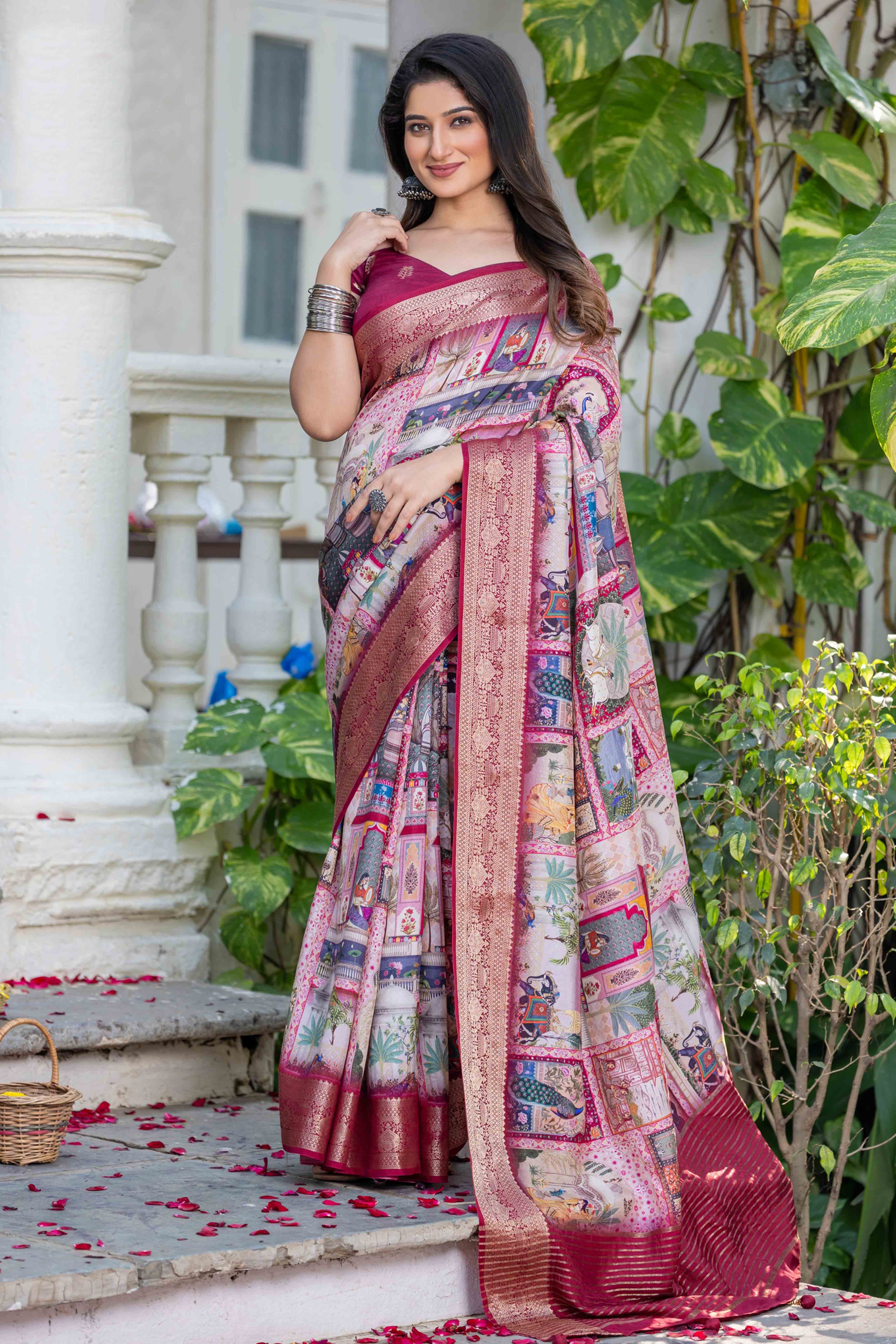 Off White & Pink Abstract Print Printed Viscose Saree