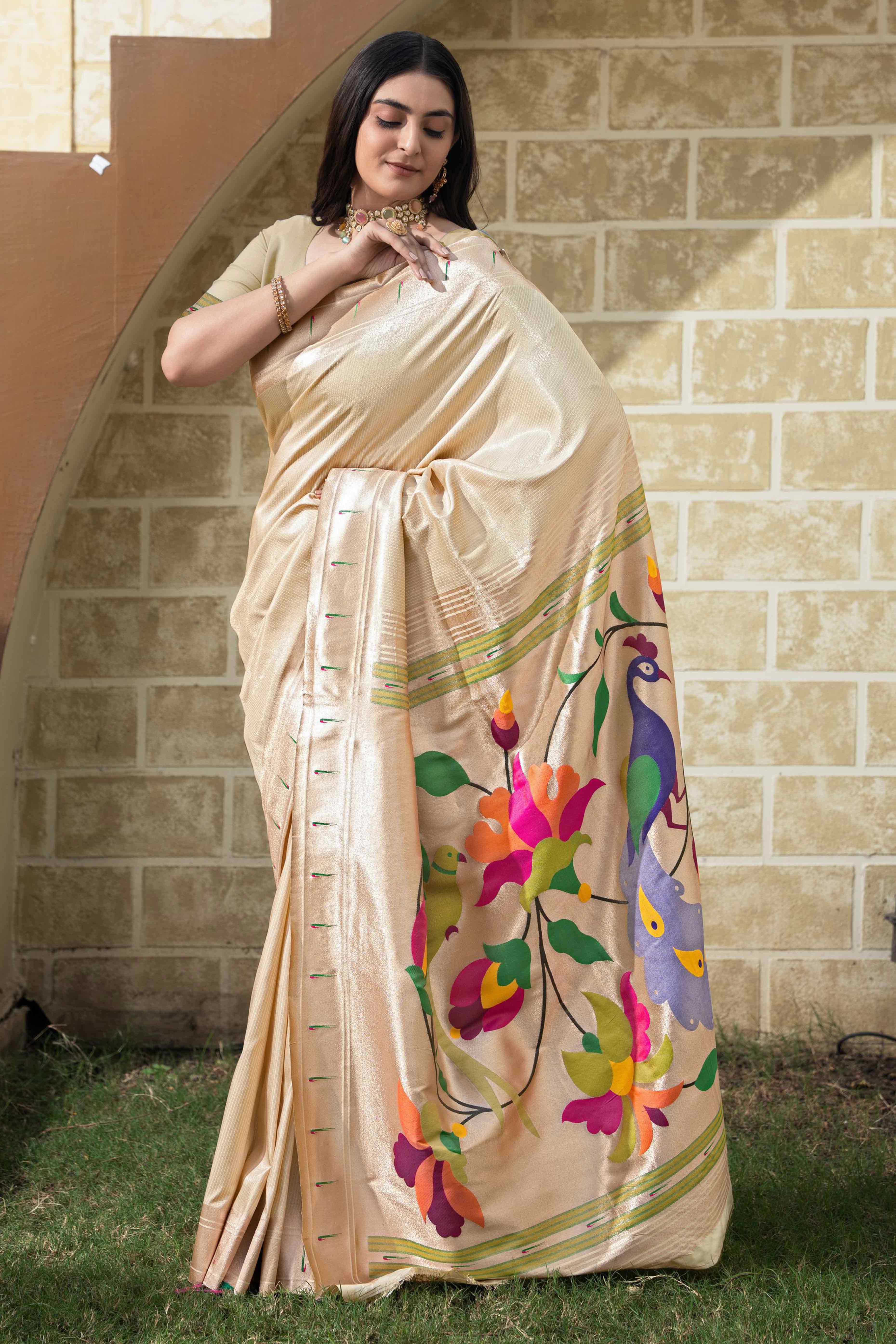Cream Floral Zari Woven Silk Blend Paithani Saree With Intricate Weaving