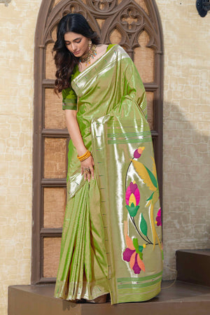 Green Floral Zari Woven Silk Blend Paithani Saree With Intricate Weaving