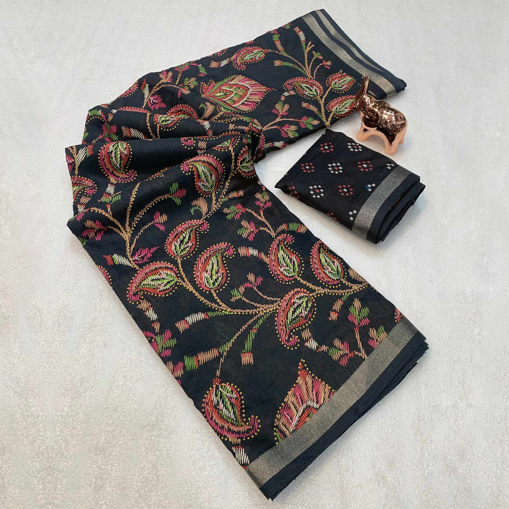 Black Maheshwari Silk Blend Saree Adorned With Elegant Floral Print & Two Tone Finish