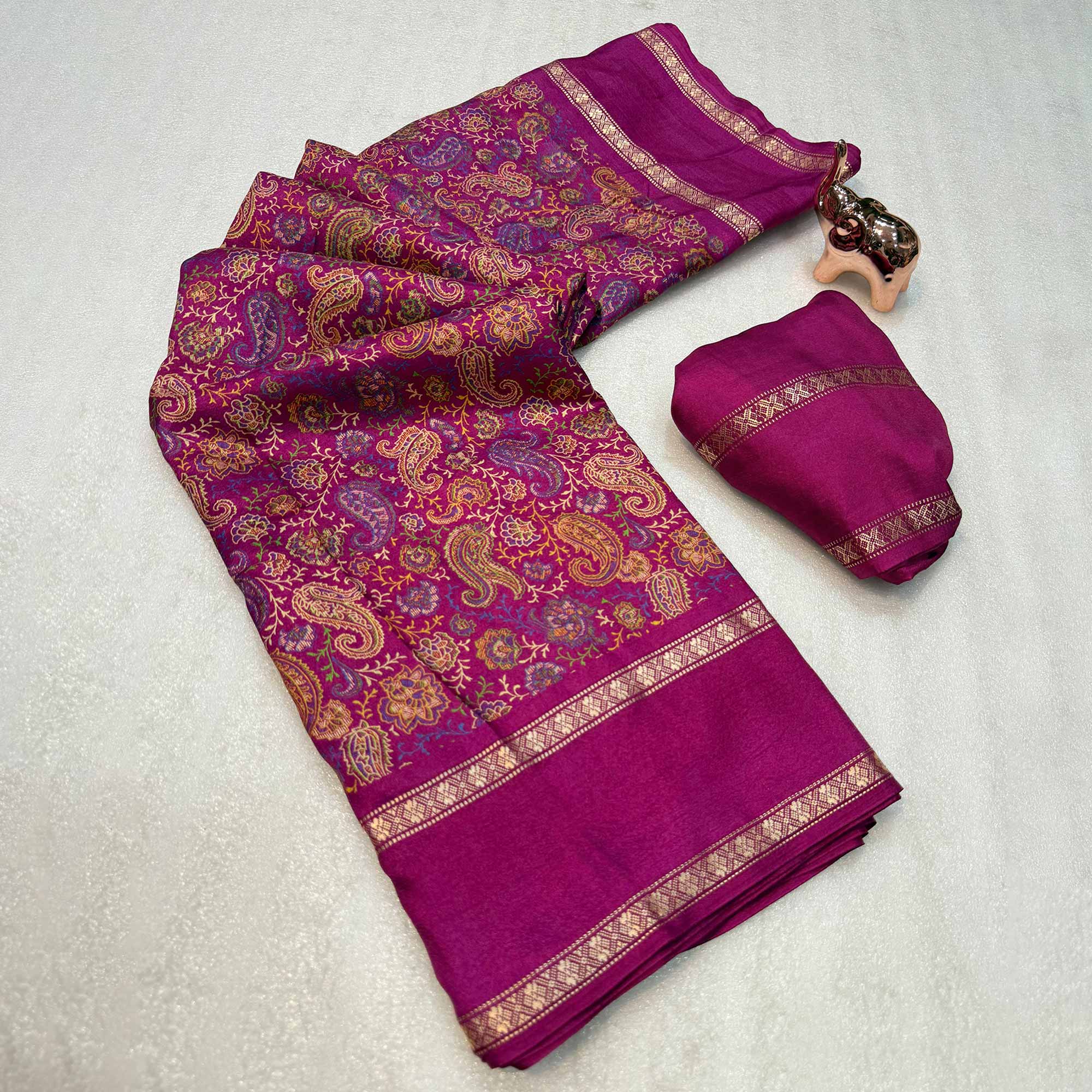 Gorgeous Magenta Soft Silk Blend Saree Featuring Classic Paisley Prints for Elegant Occasions