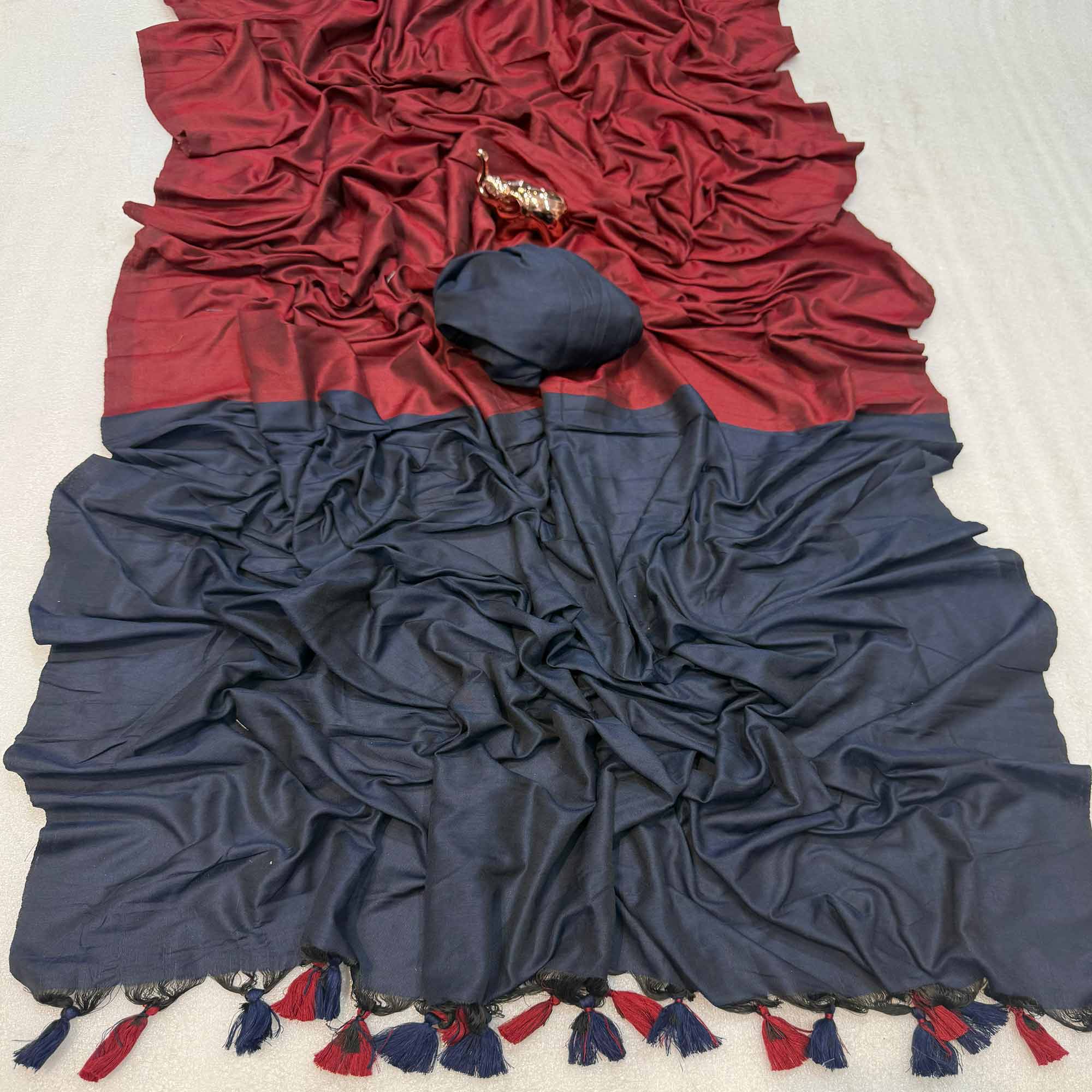 Charming Red & Navy Blue Solid Handwoven Pure Mul Cotton Saree With Tassel Pallu
